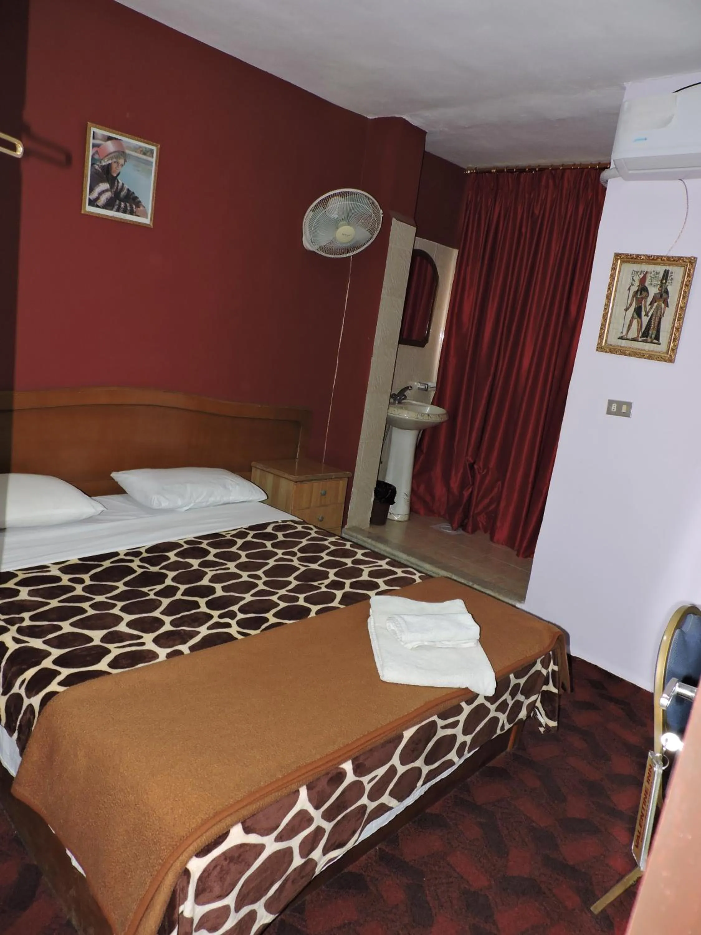 Decorative detail, Bed in Valentine Inn