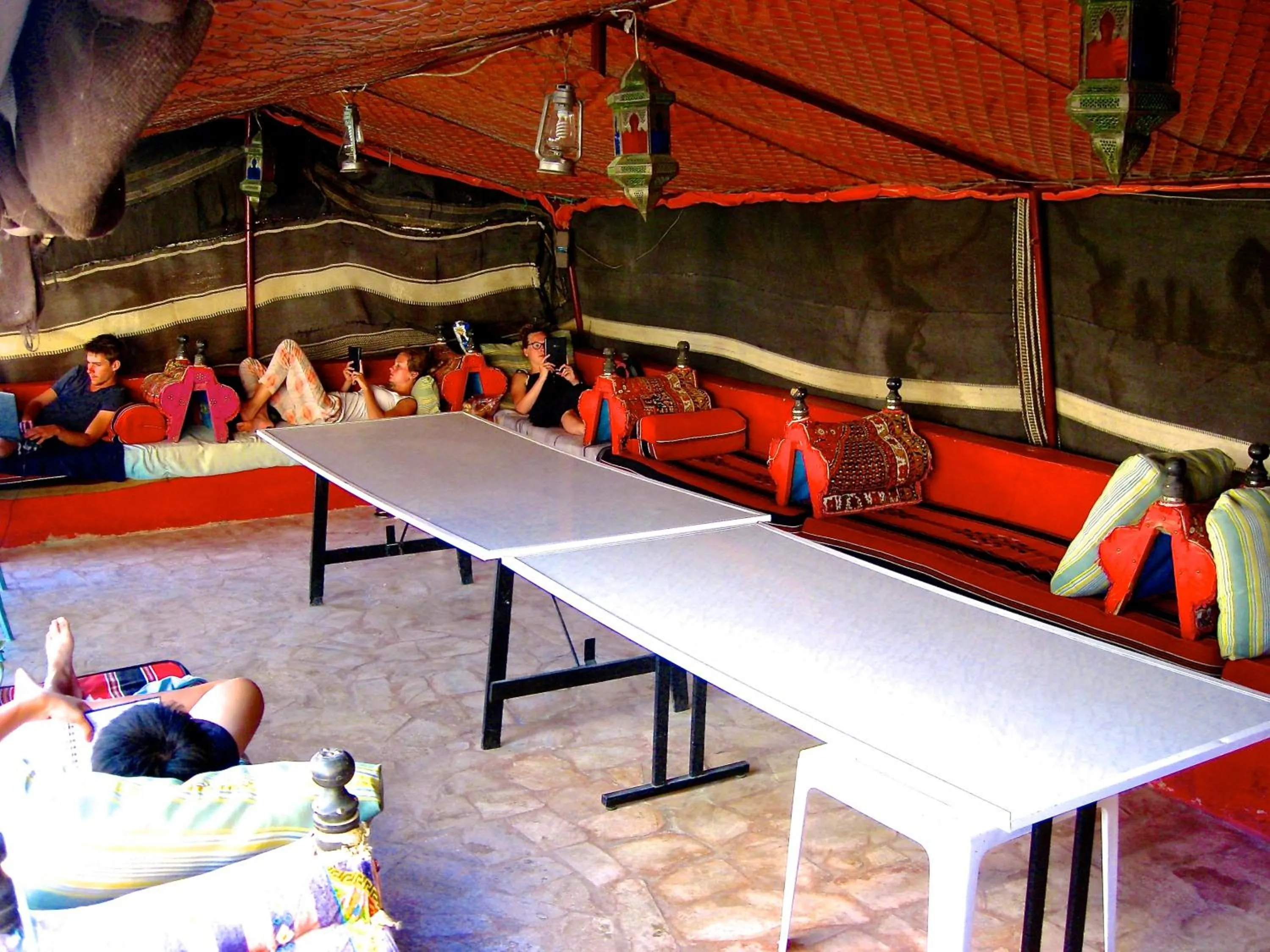 Restaurant/places to eat in Valentine Inn