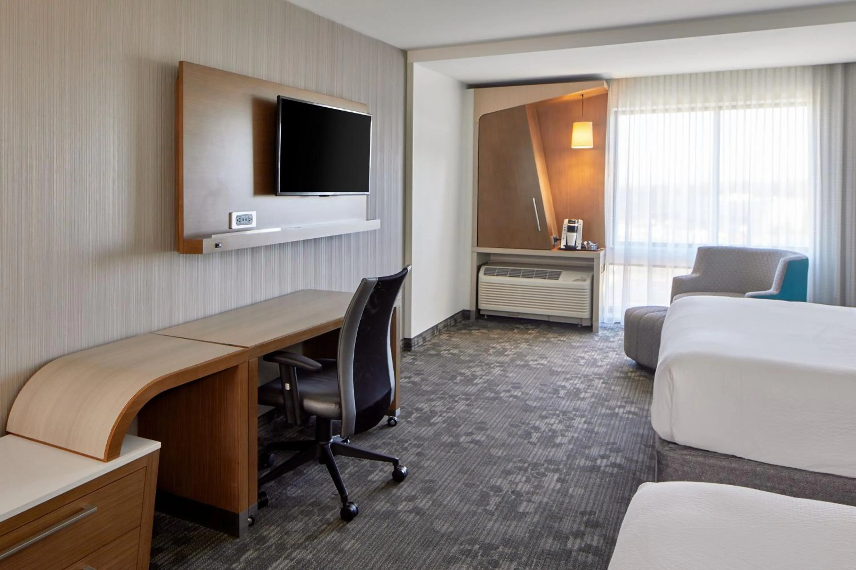 Photo of the whole room in Courtyard by Marriott Atlanta Lithia Springs