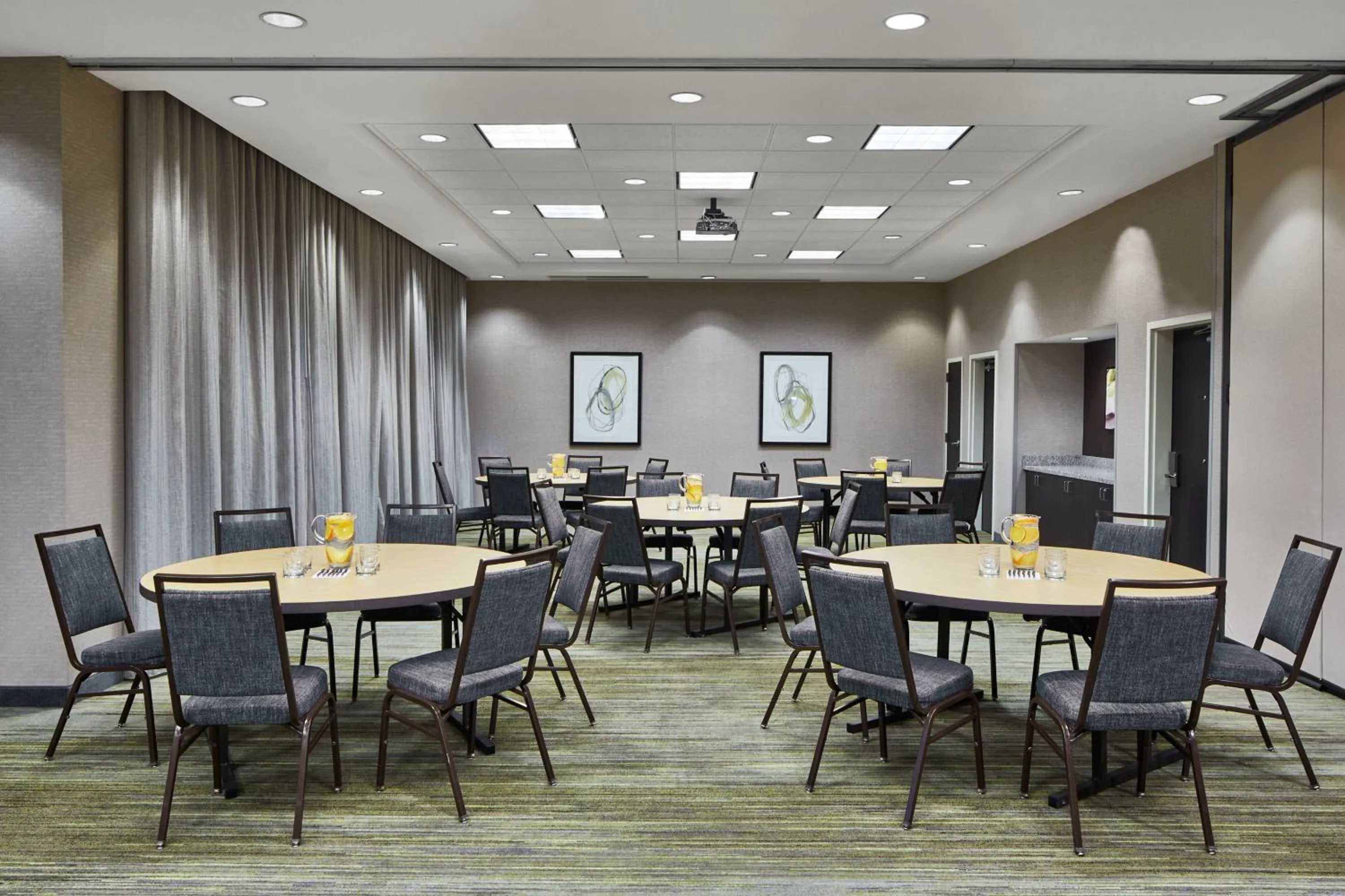 Meeting/conference room in Fairfield Inn & Suites by Marriott Atlanta Lithia Springs