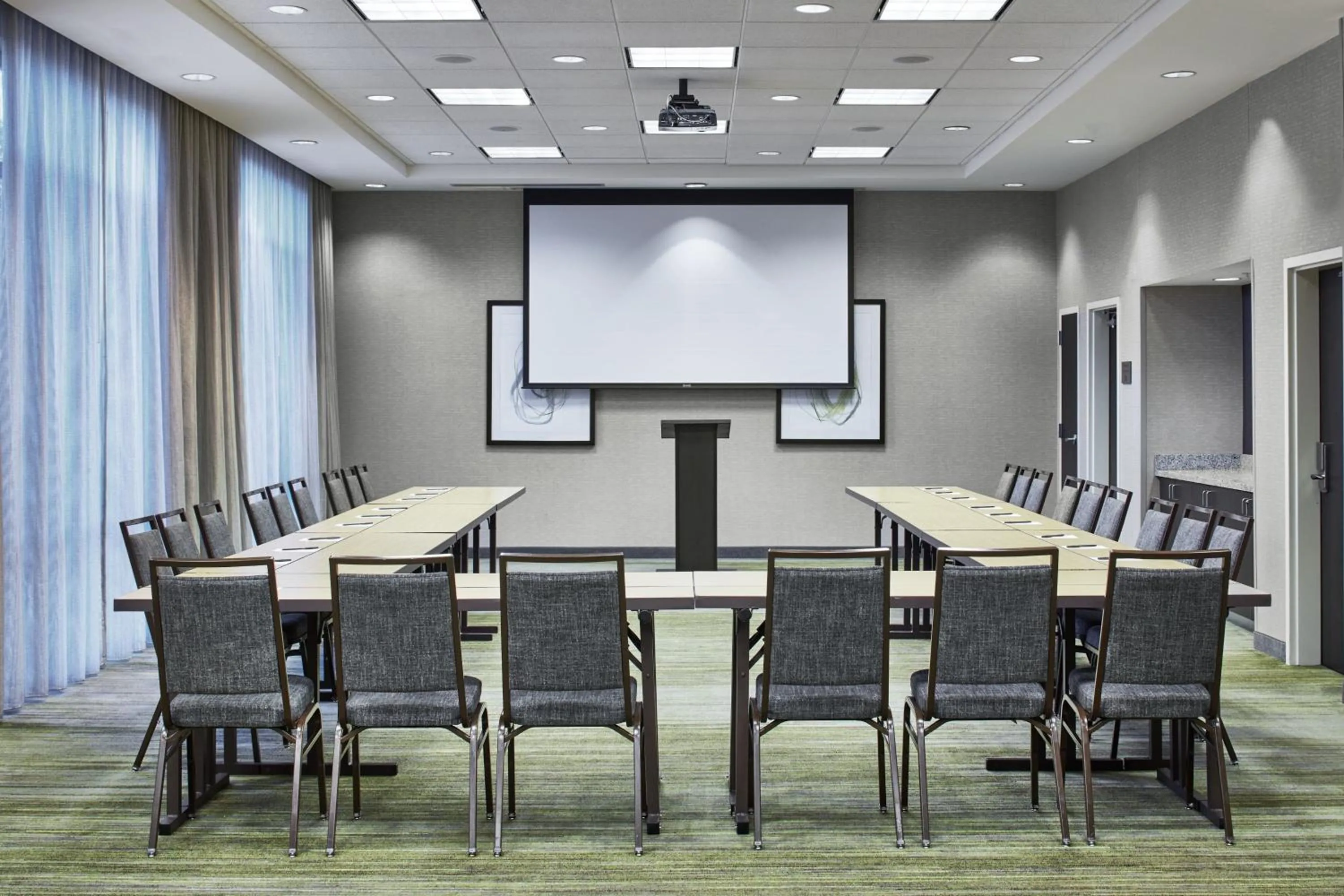 Meeting/conference room in Fairfield Inn & Suites by Marriott Atlanta Lithia Springs