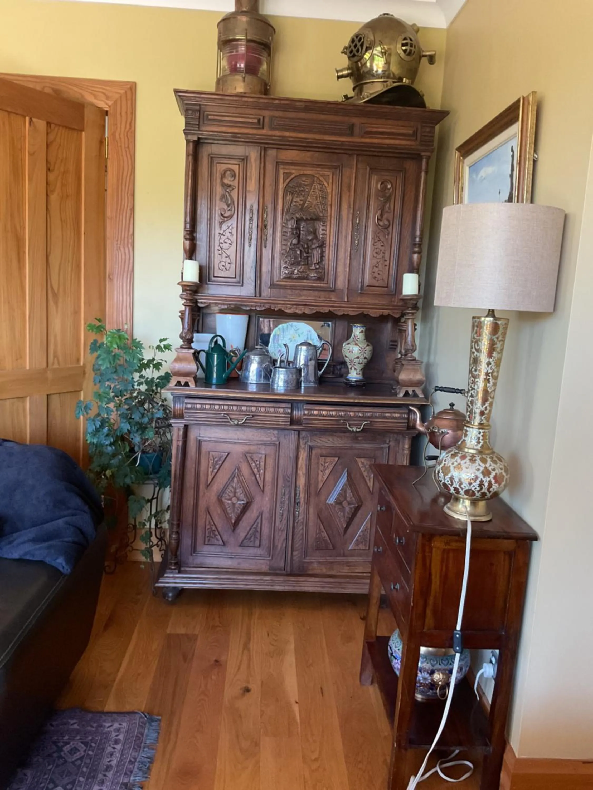 Living room in Redwood Valley B & B