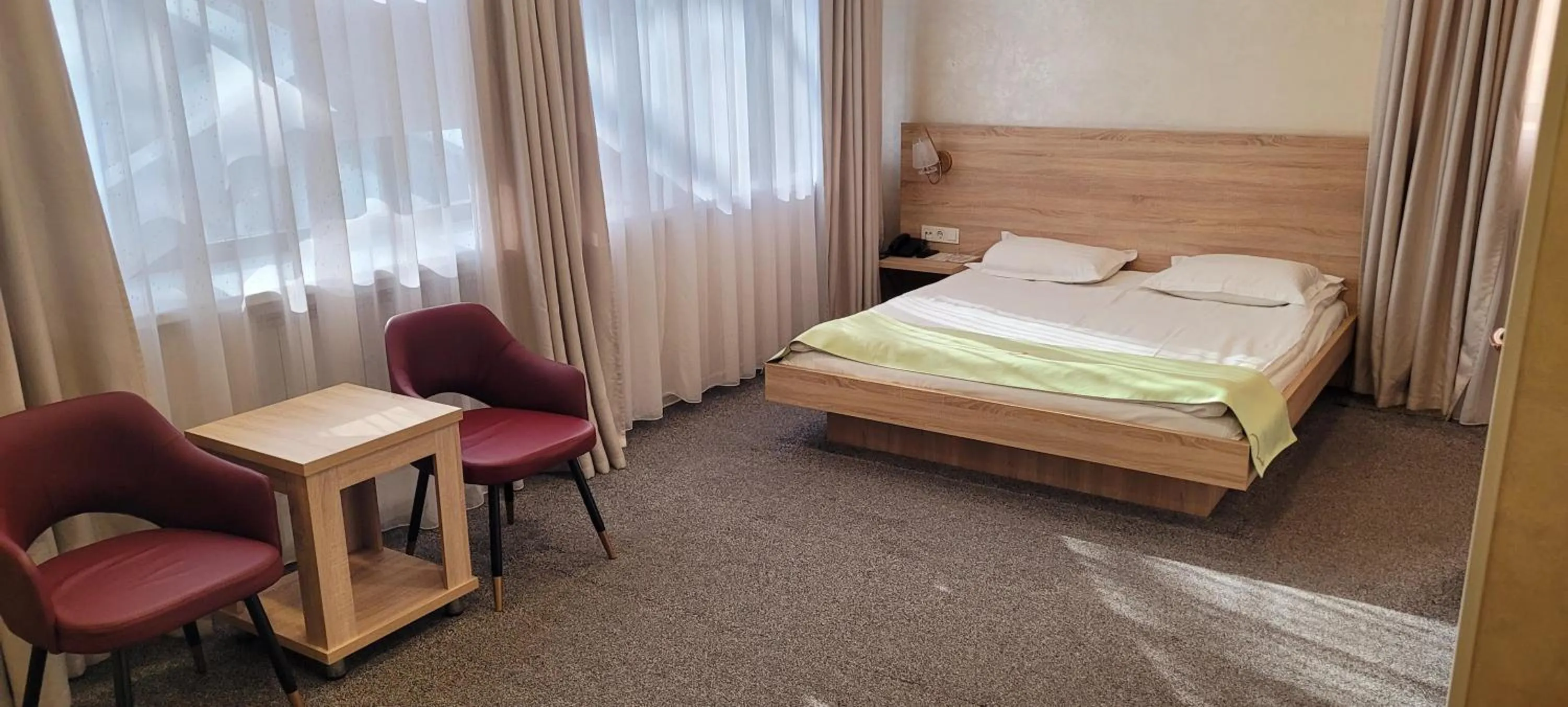 Photo of the whole room in Renion Hotel