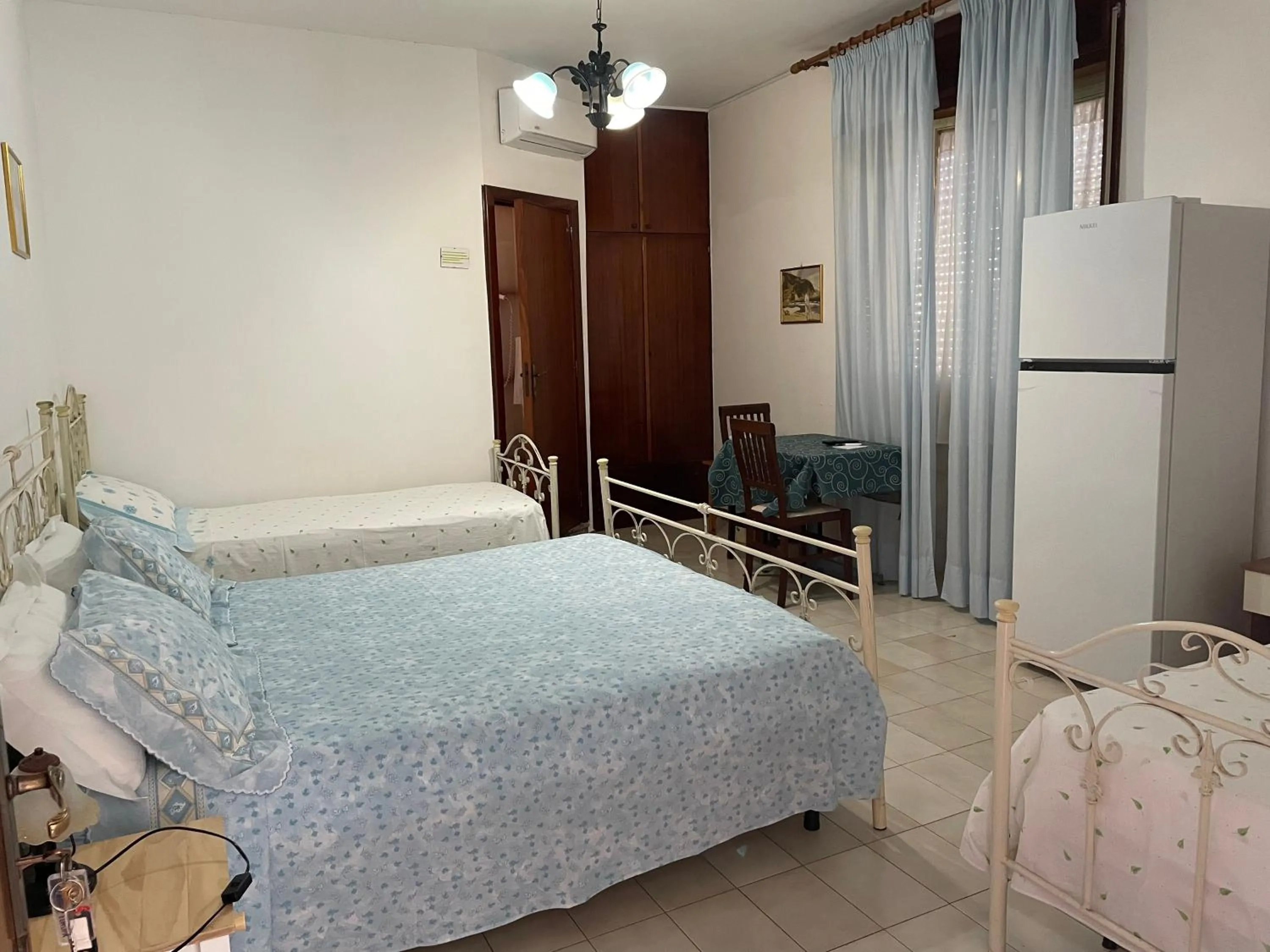 Bed in Albergo Europa