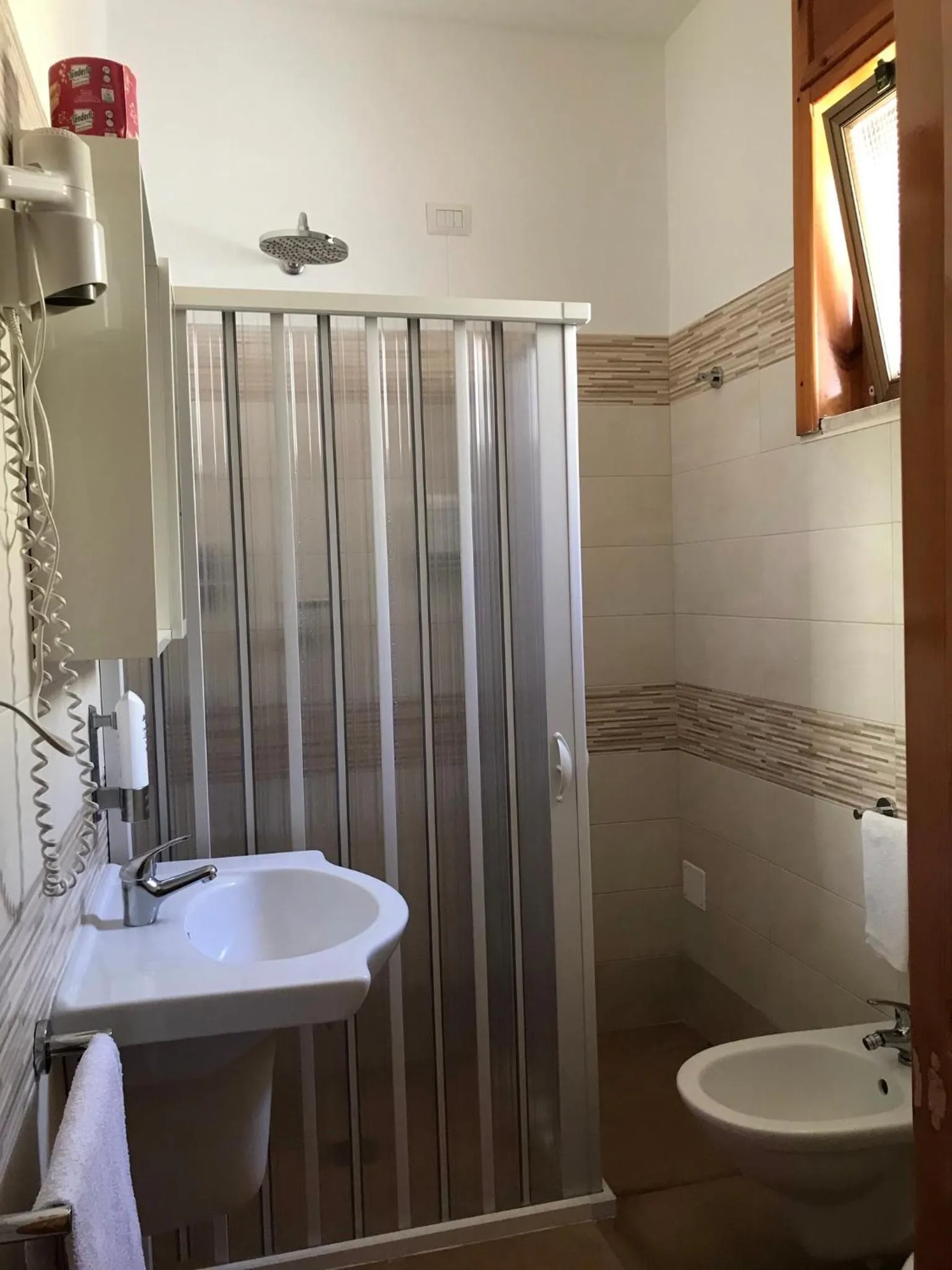 Bathroom in Albergo Europa