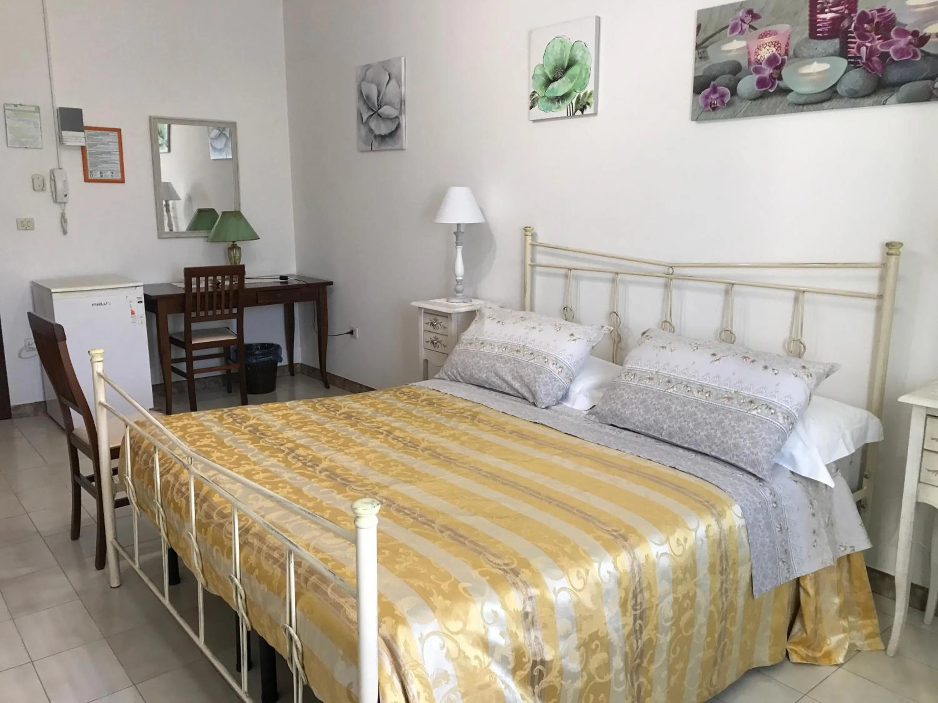 Bed in Albergo Europa