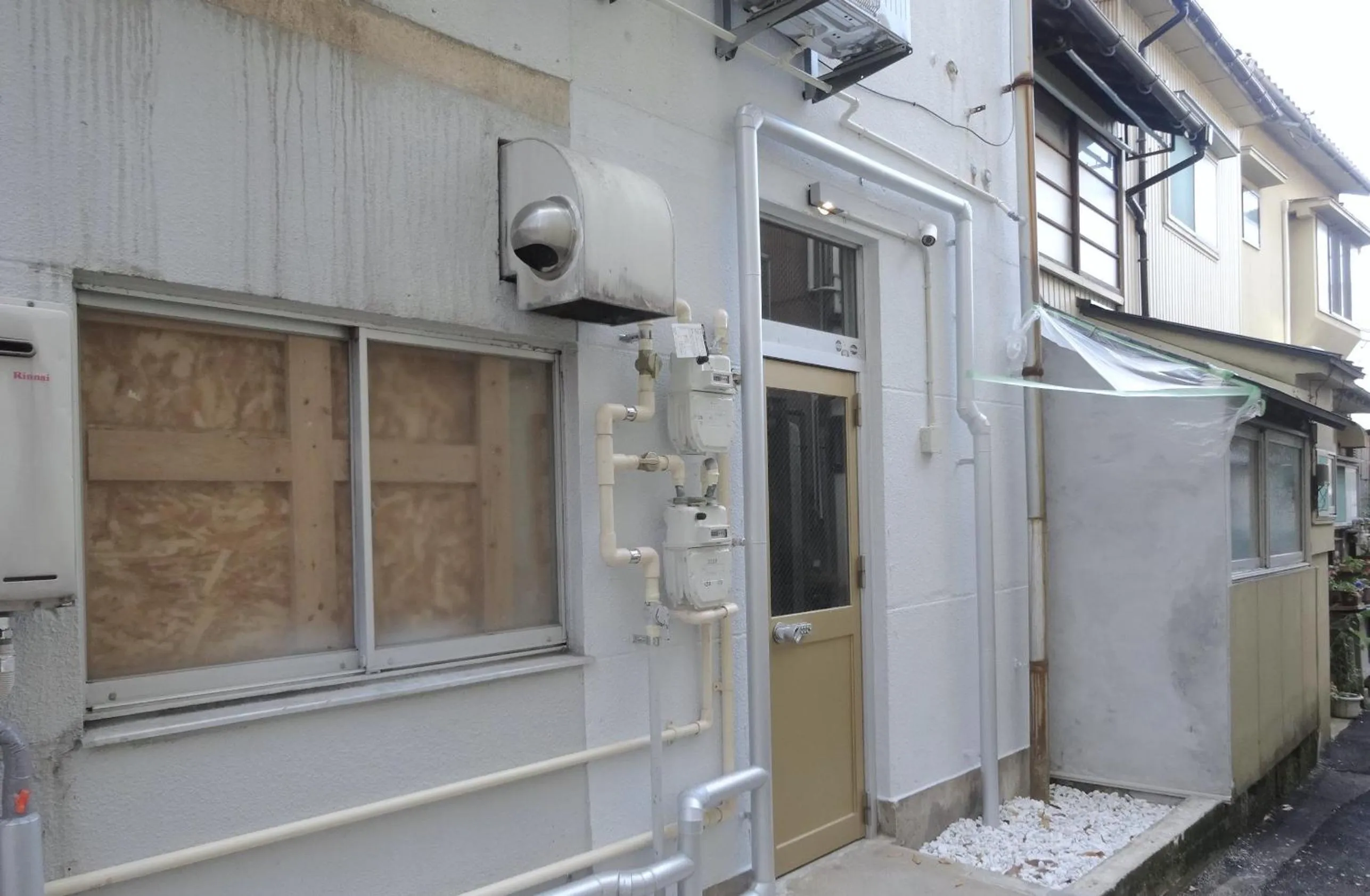 Facade/entrance in Horikawa Hostel