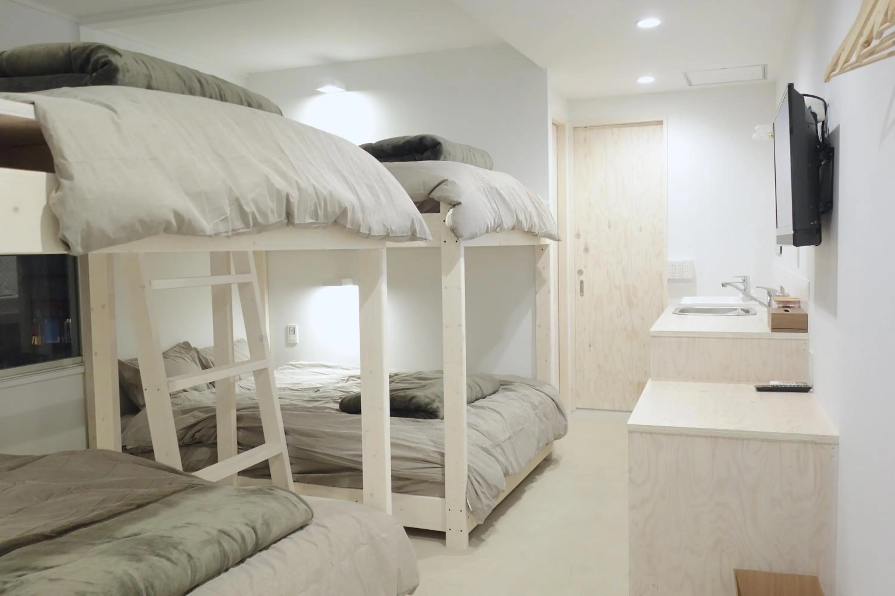 Photo of the whole room, Bed in Horikawa Hostel