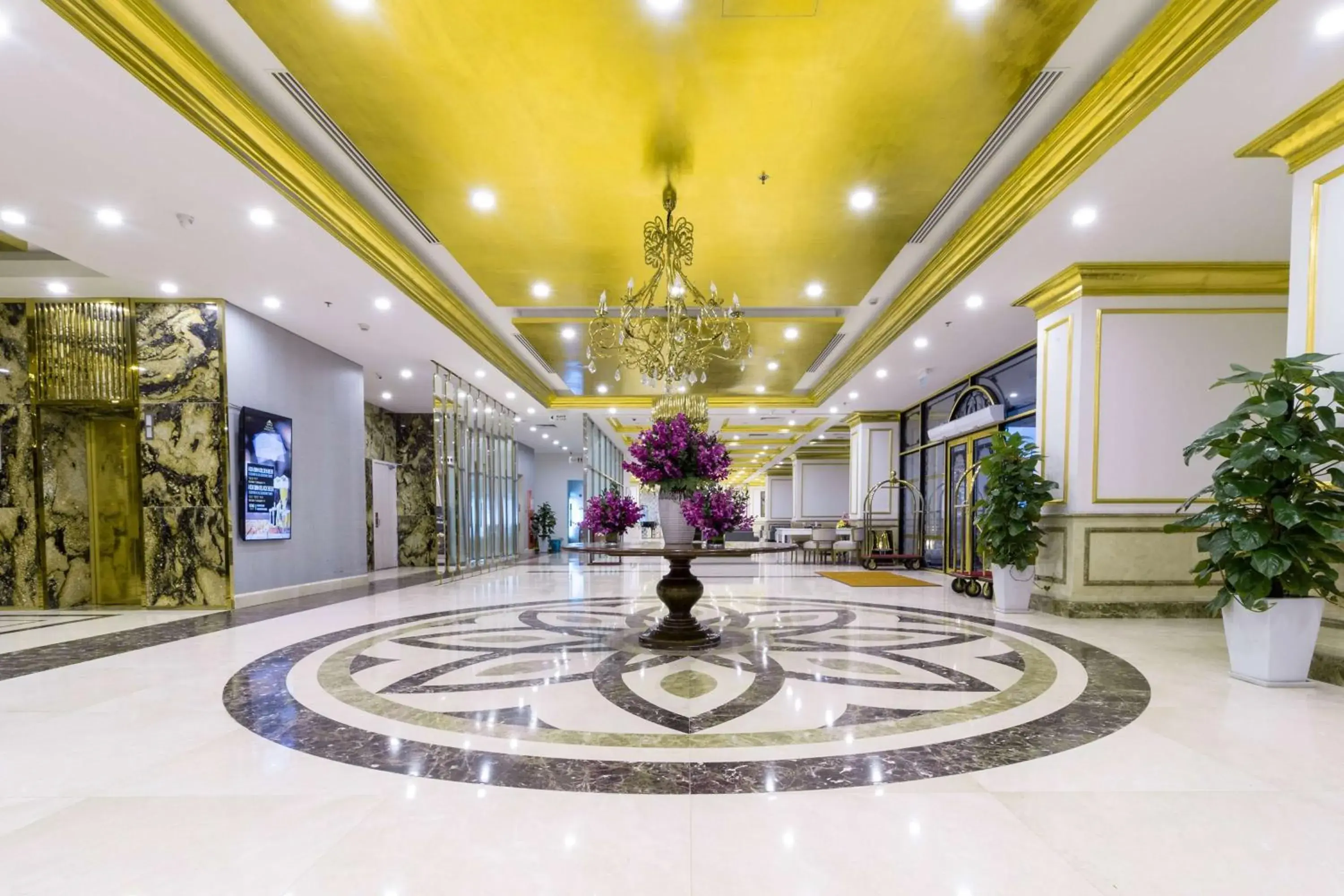 Lobby or reception in Wyndham Danang Golden Bay - Free Shuttle Bus to Beach Lobby or reception in Wyndham Danang Golden Bay - Free Shuttle Bus to Beach