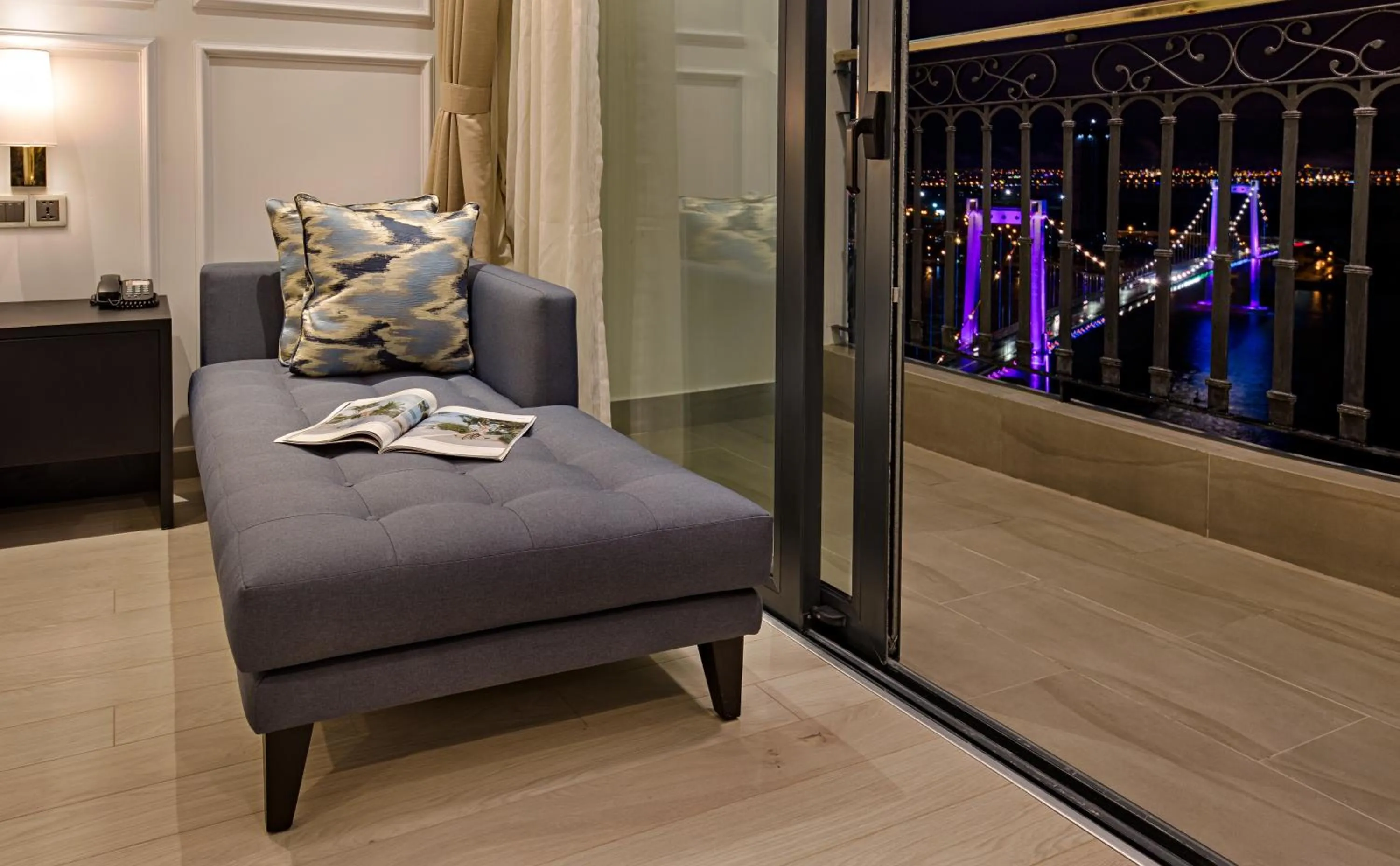 bunk bed in Wyndham Danang Golden Bay - Free Shuttle Bus to Beach