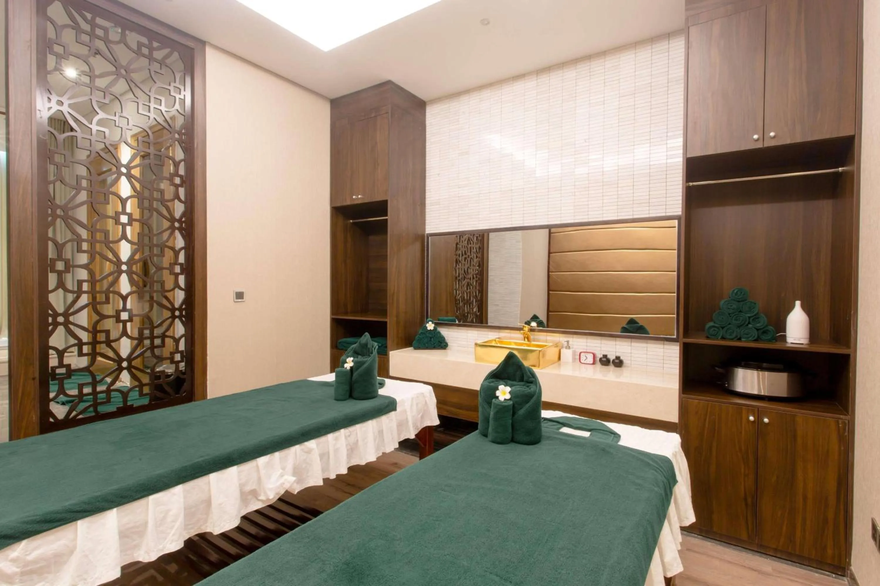 Fitness centre/facilities, Bed in Wyndham Danang Golden Bay - Free Shuttle Bus to Beach