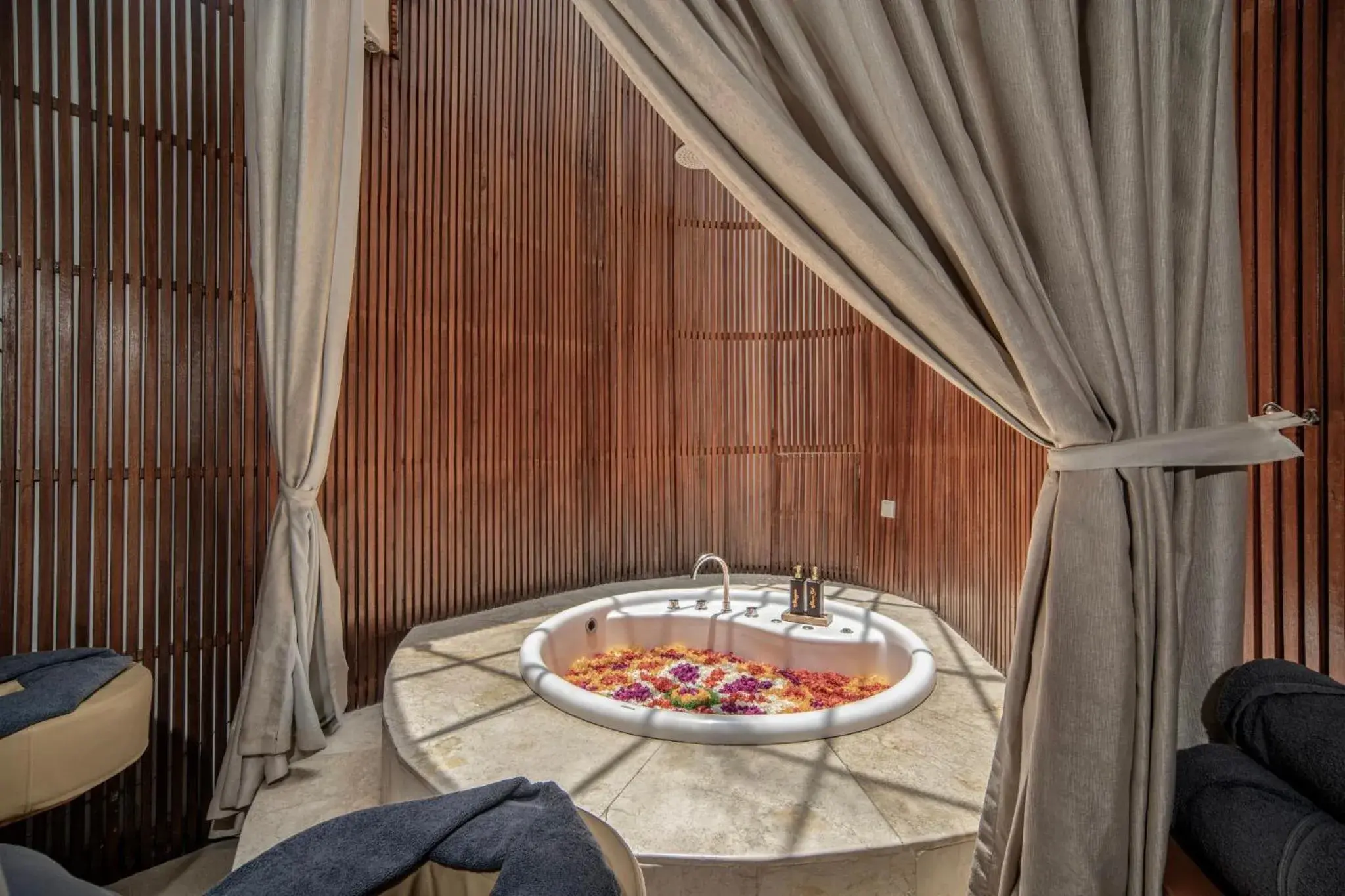 Spa and wellness centre/facilities in Sana Vie Villa Seminyak by Ini Vie Hospitality Spa and wellness centre/facilities in Sana Vie Villa Seminyak by Ini Vie Hospitality