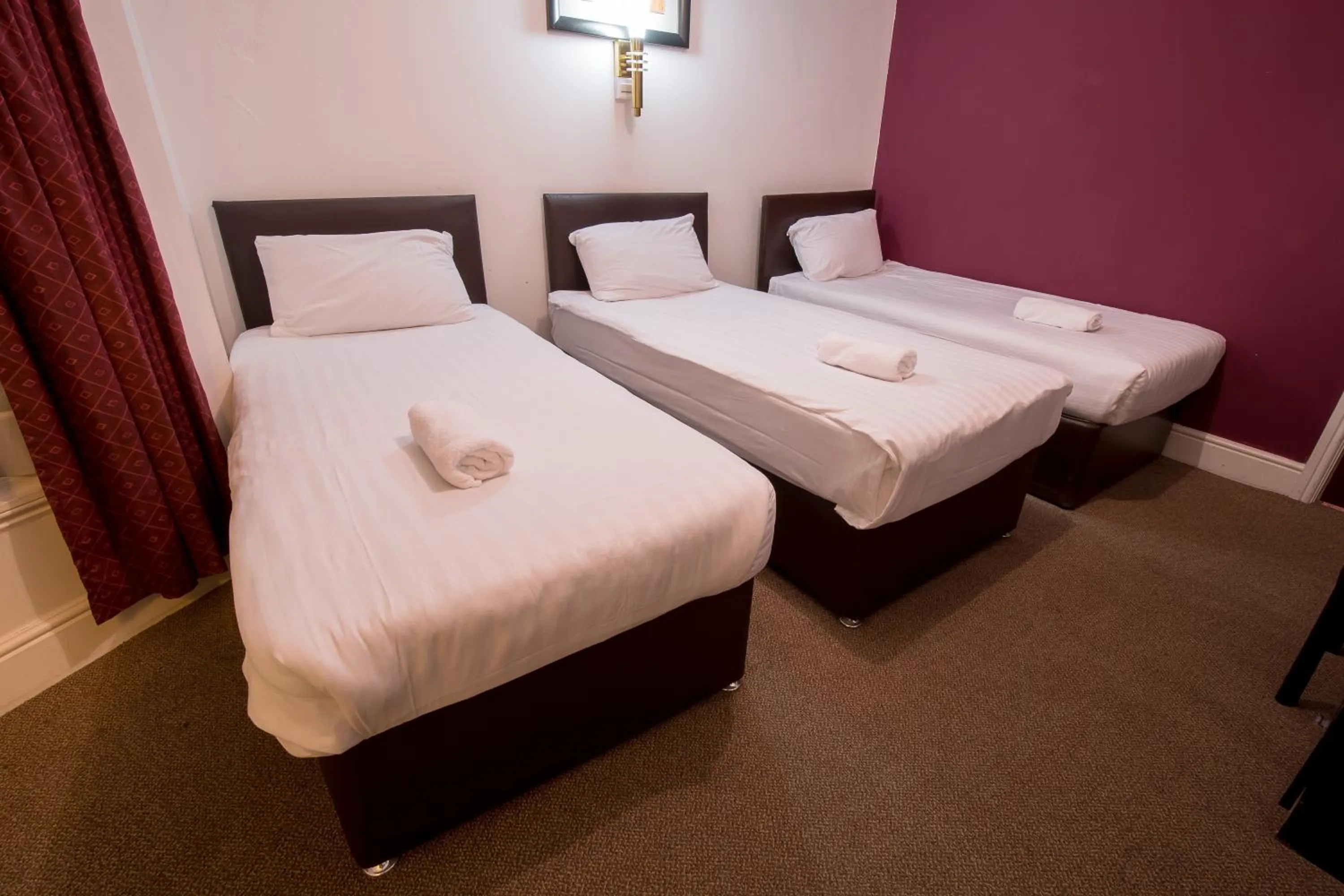 Coffee/tea facilities in Cranford Hotel