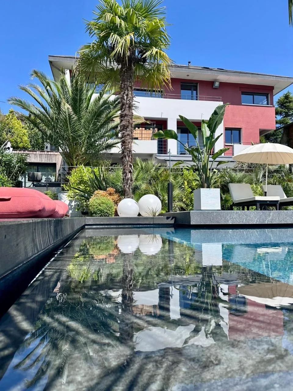 Property building in Les Suites du Lac