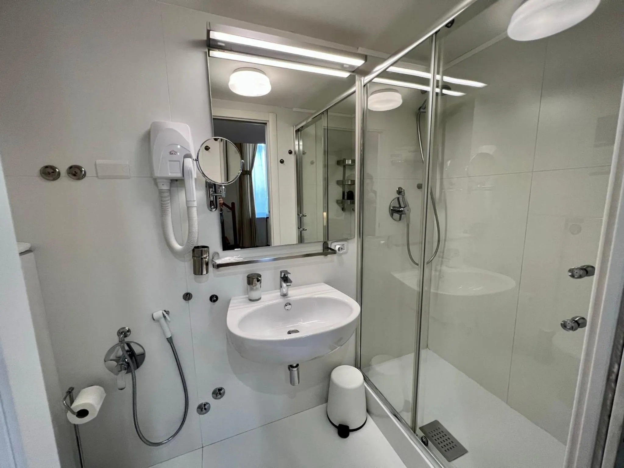 Shower in DayBreak B&B