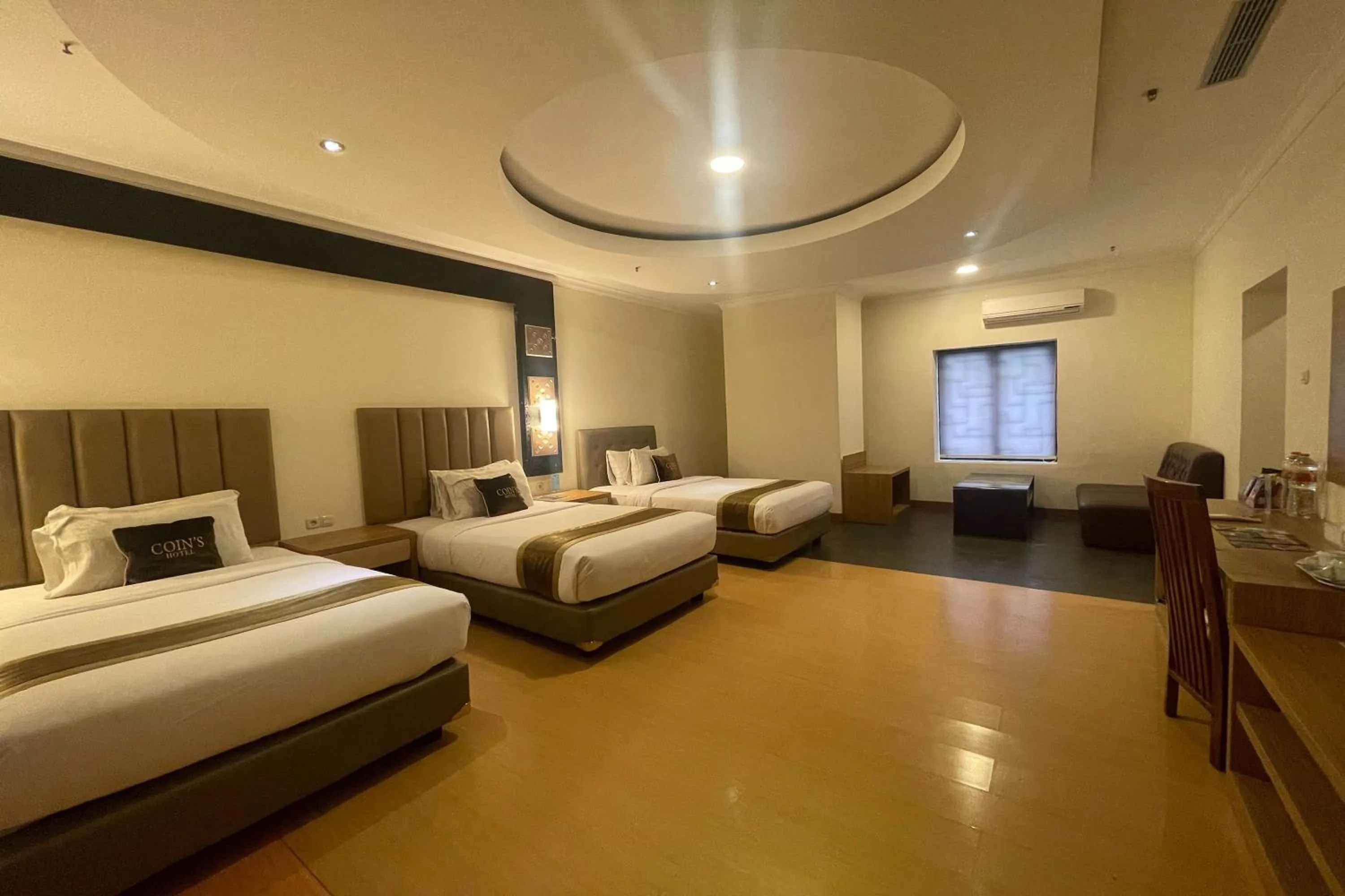 Bedroom, Bed in Coins Hotel Jakarta