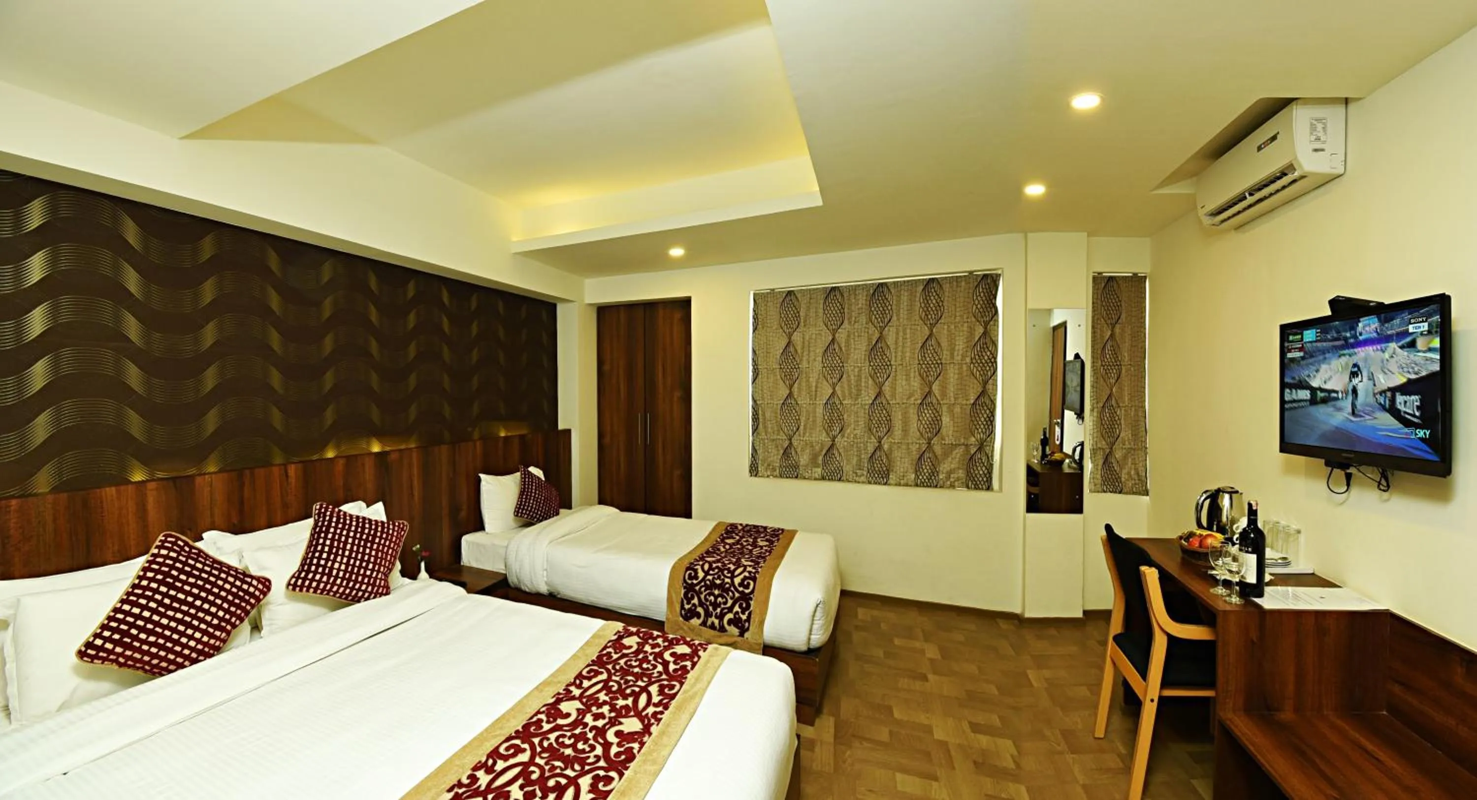 Bed in Hotel Next Home formerly Hotel Royal Suite