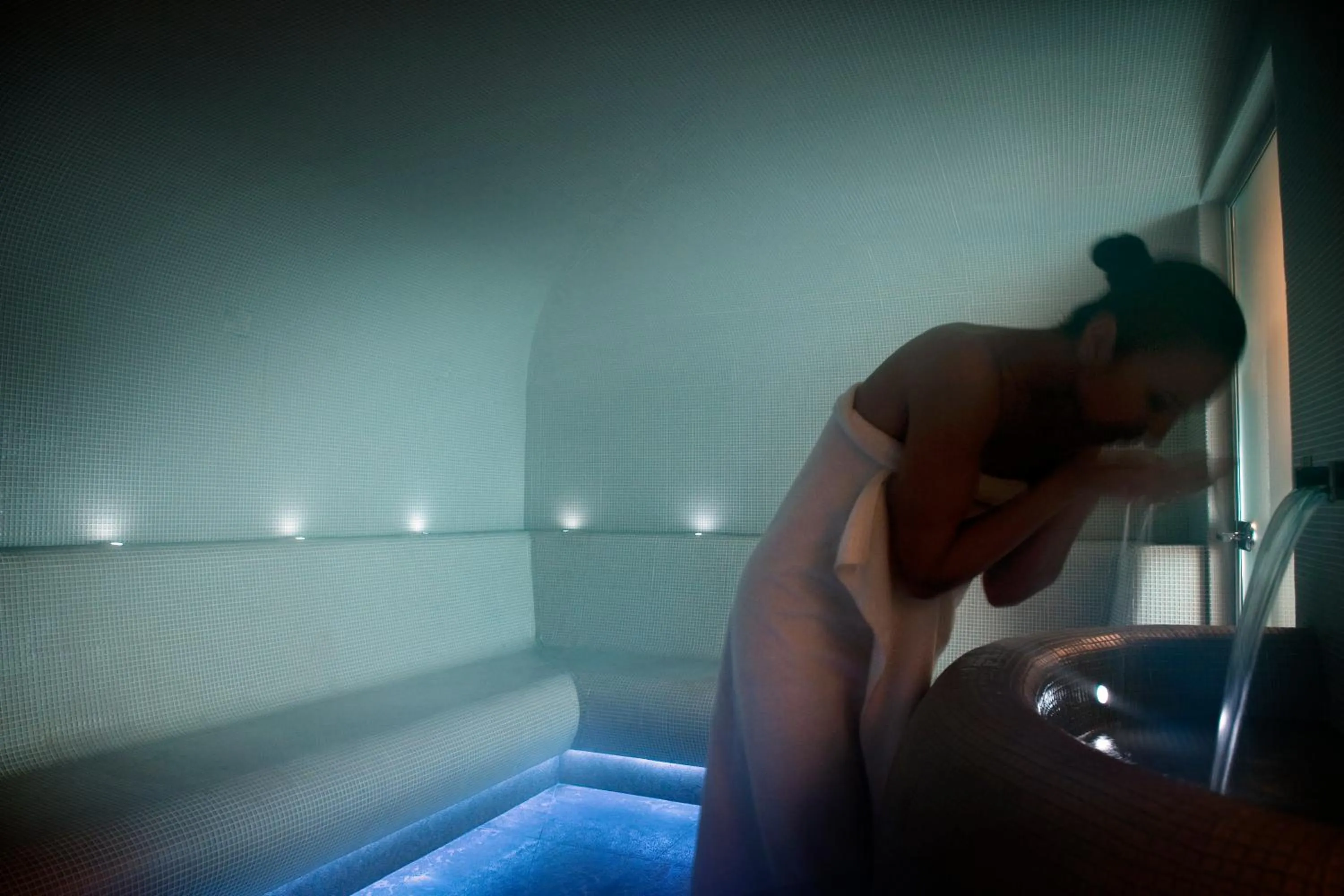 Steam room in Le Pavillon de la Reine & Spa, Place des Vosges