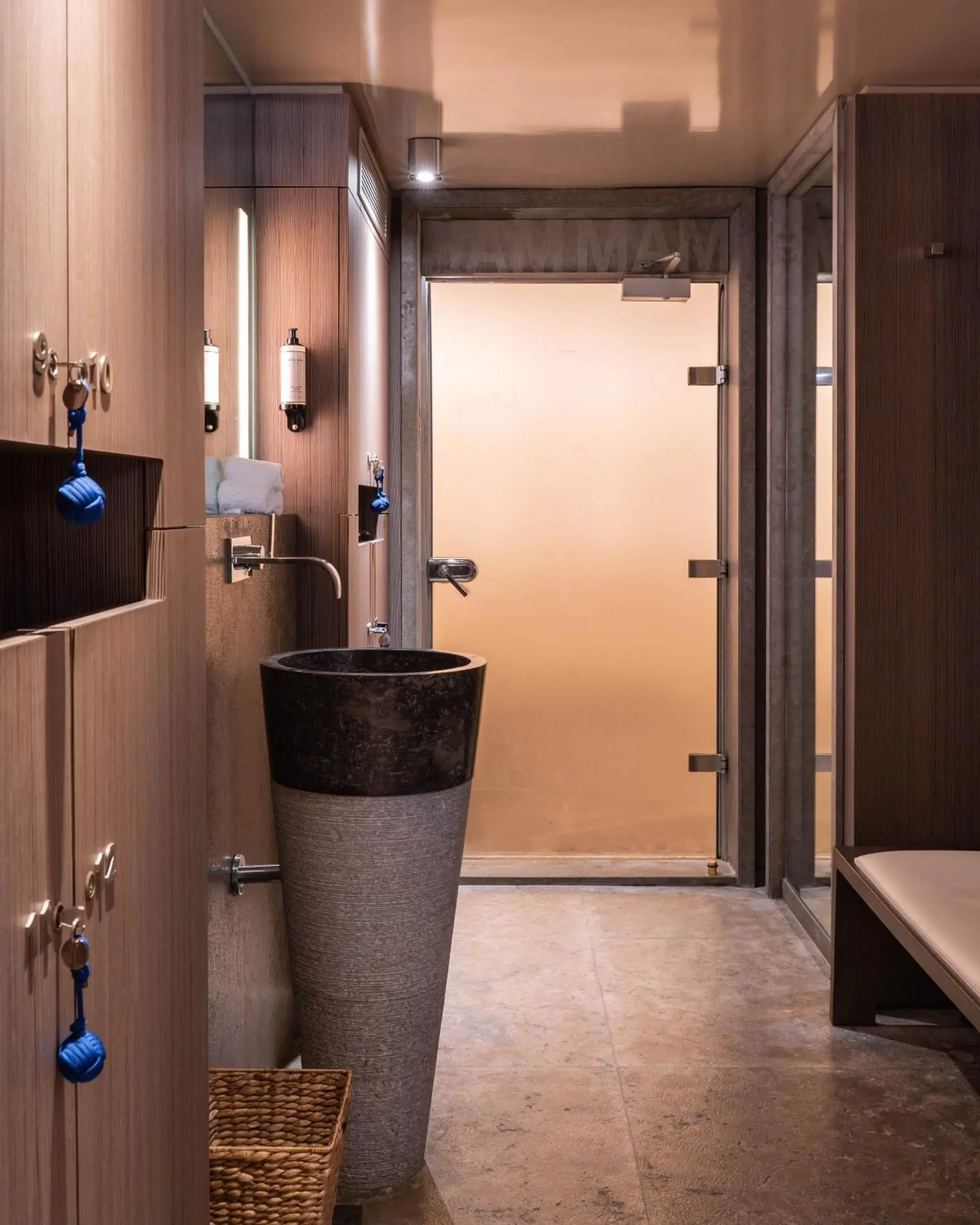 Spa and wellness centre/facilities in Le Pavillon de la Reine & Spa, Place des Vosges Spa and wellness centre/facilities in Le Pavillon de la Reine & Spa, Place des Vosges