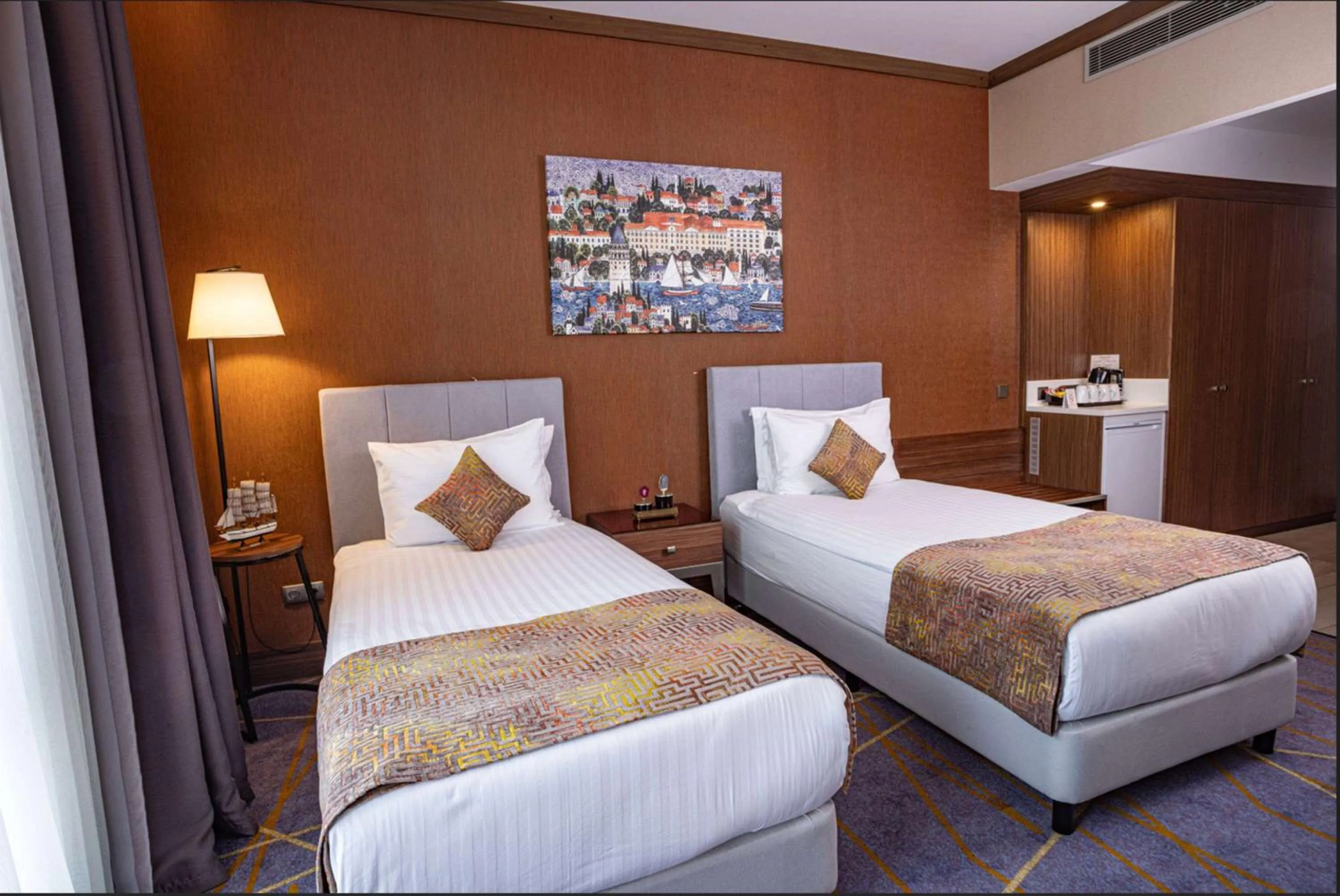 Photo of the whole room, Bed in Ramada by Wyndham Istanbul Alibeykoy