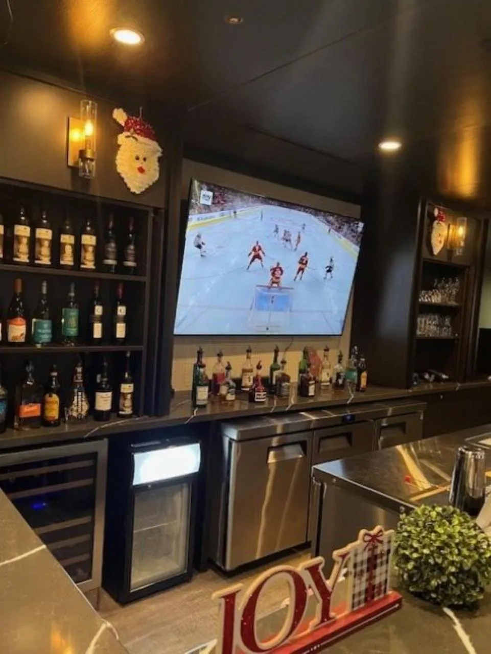 Restaurant/places to eat in Microtel Inn & Suites by Wyndham Fort McMurray