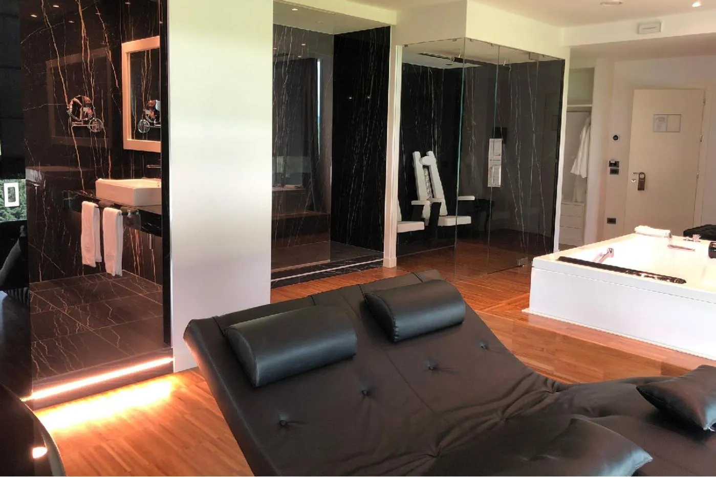 Bathroom, Bed in Fonte Del Benessere Resort