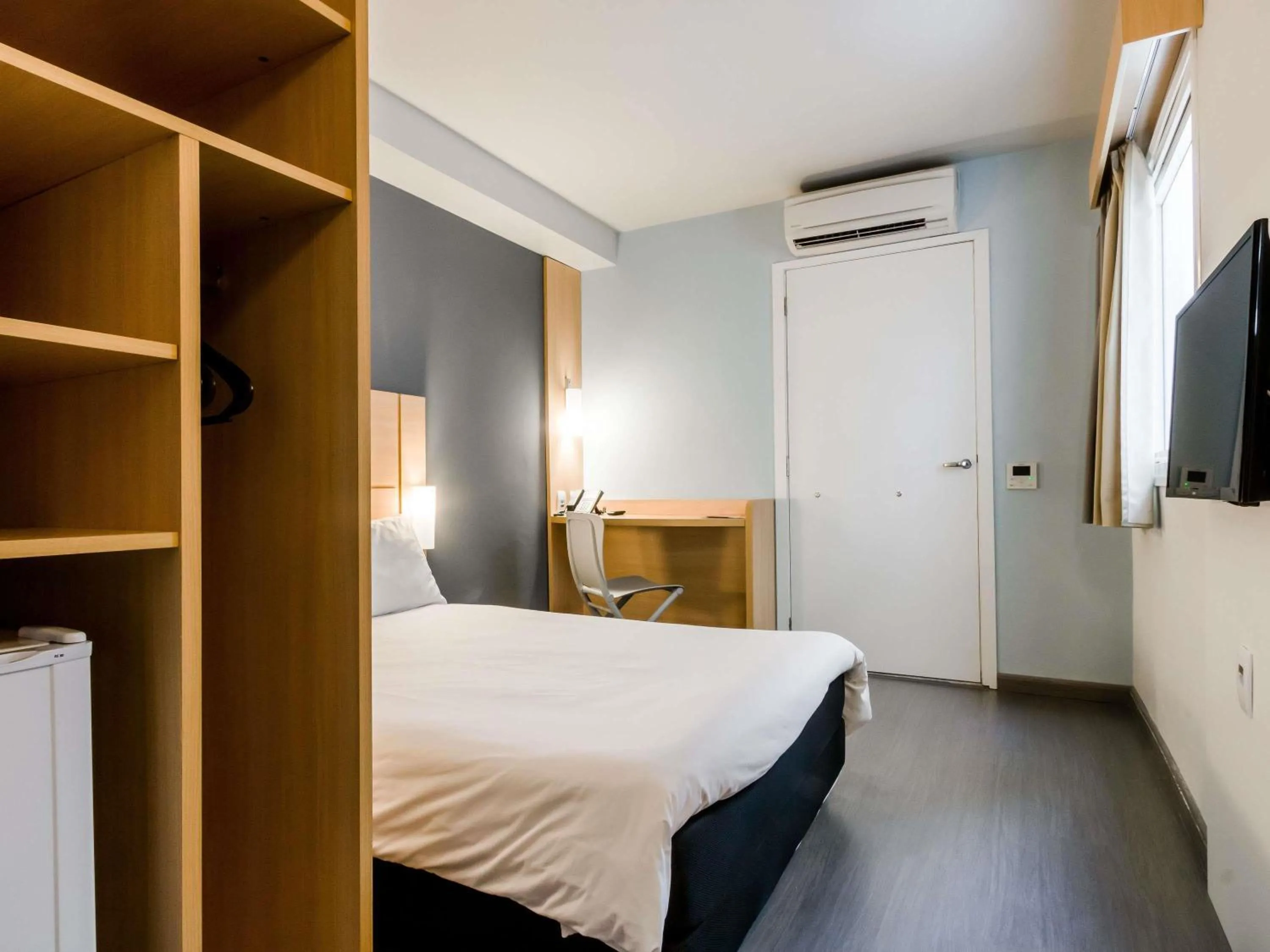 Bedroom, Bed in ibis Marilia