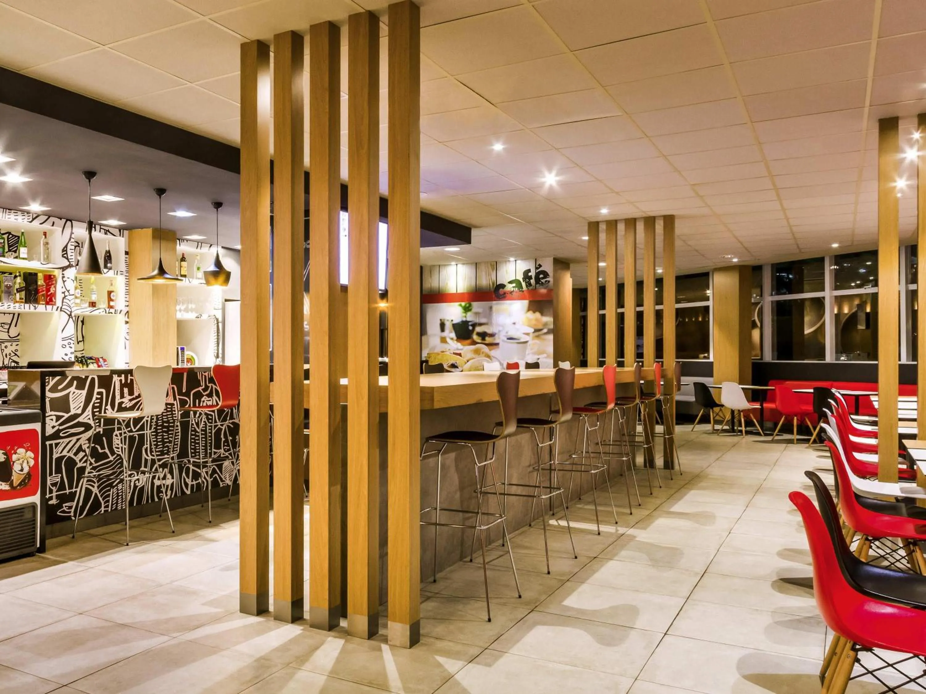 Lounge or bar in ibis Marilia