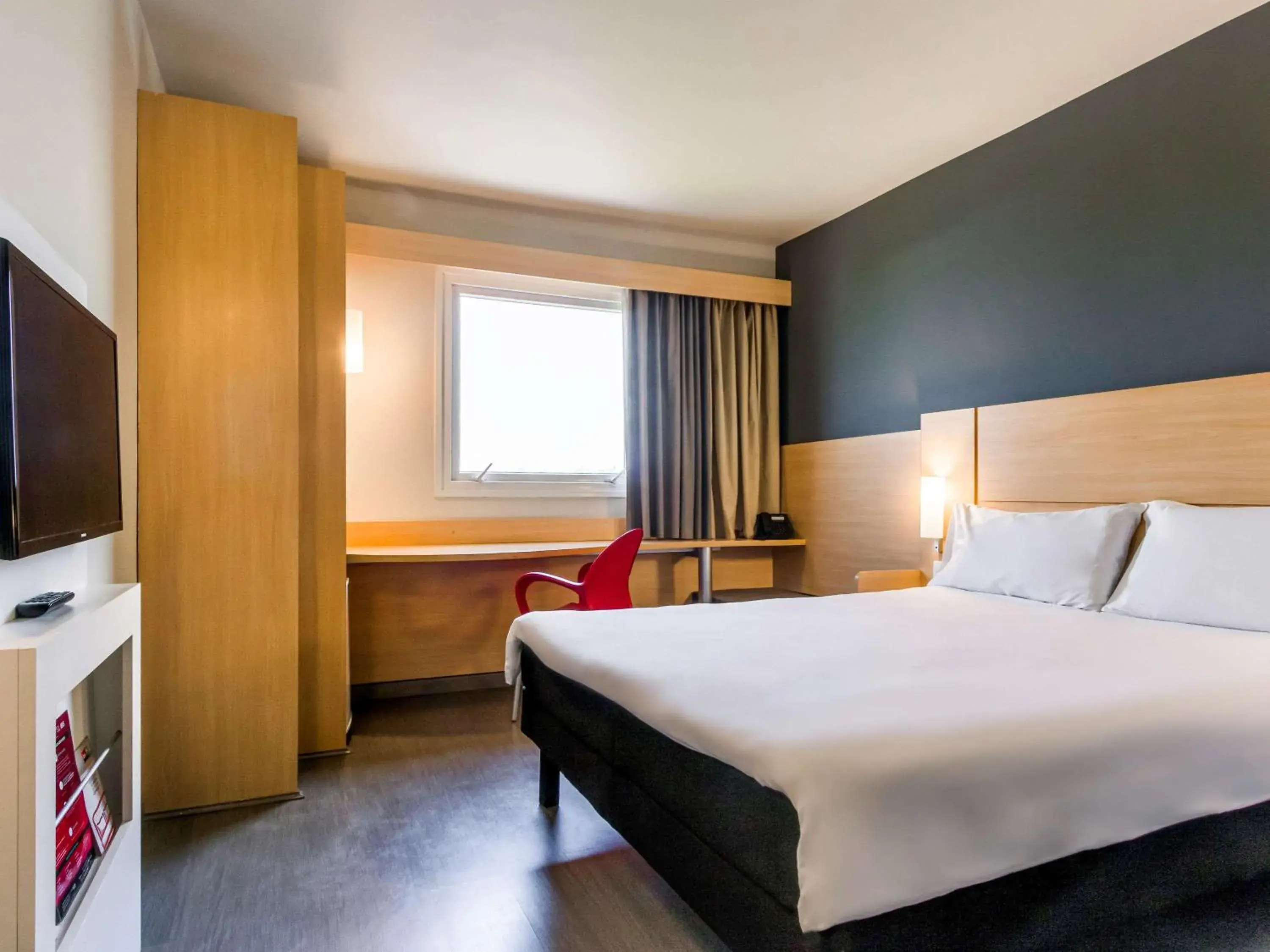 Photo of the whole room, Bed in ibis Marilia Photo of the whole room, Bed in ibis Marilia