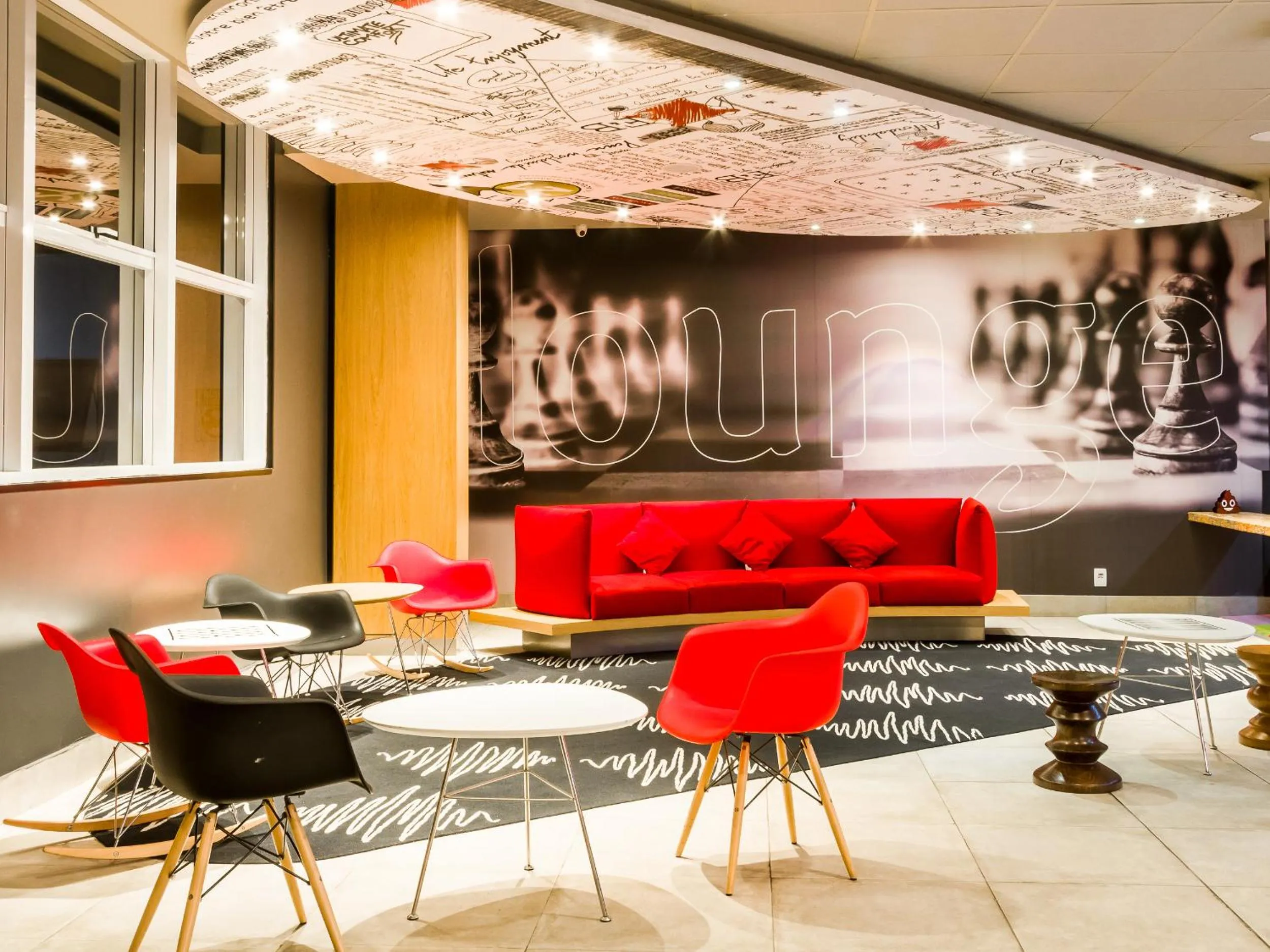 Communal lounge/ TV room in ibis Marilia