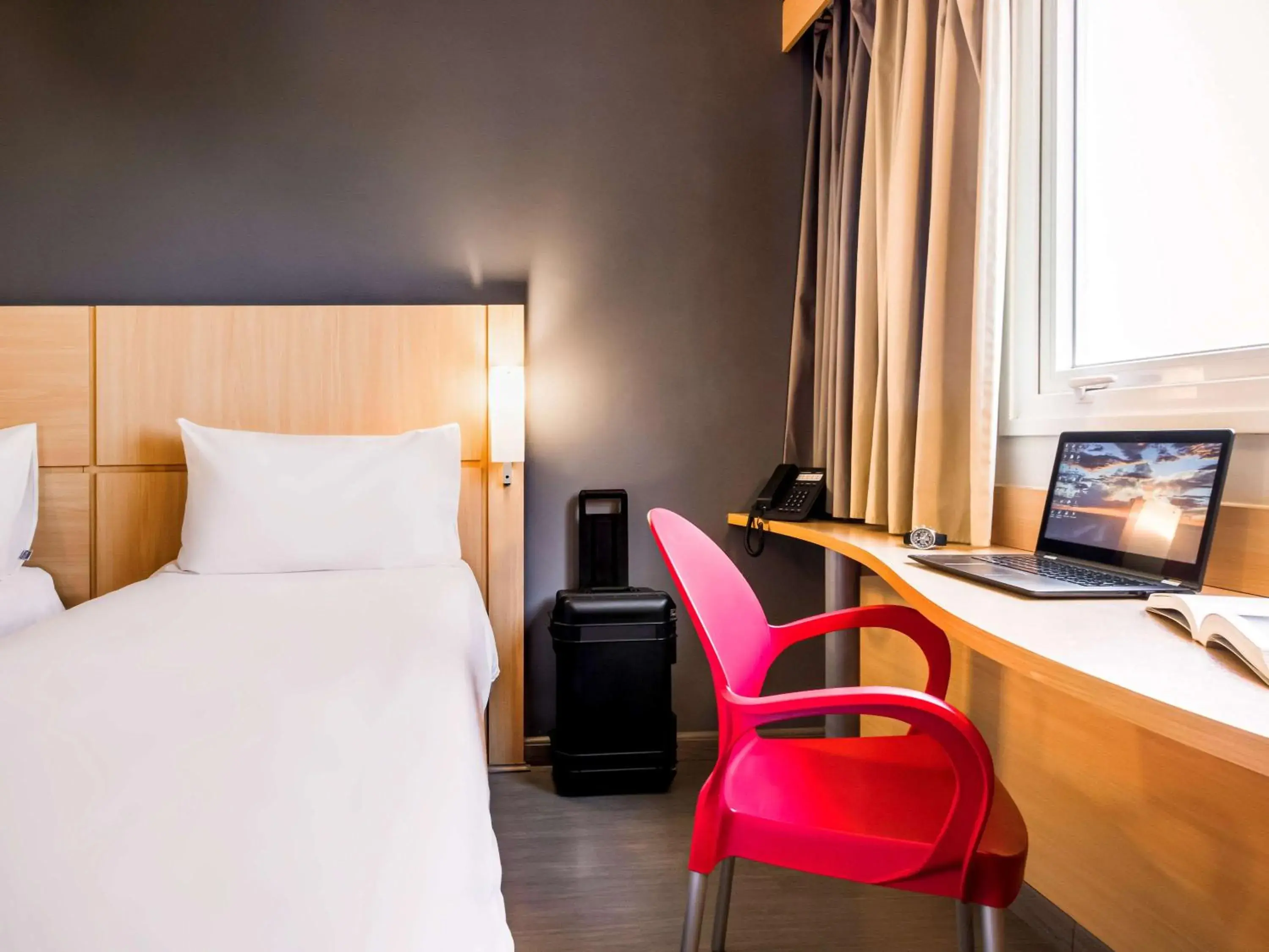 Photo of the whole room, Bed in ibis Marilia Photo of the whole room, Bed in ibis Marilia