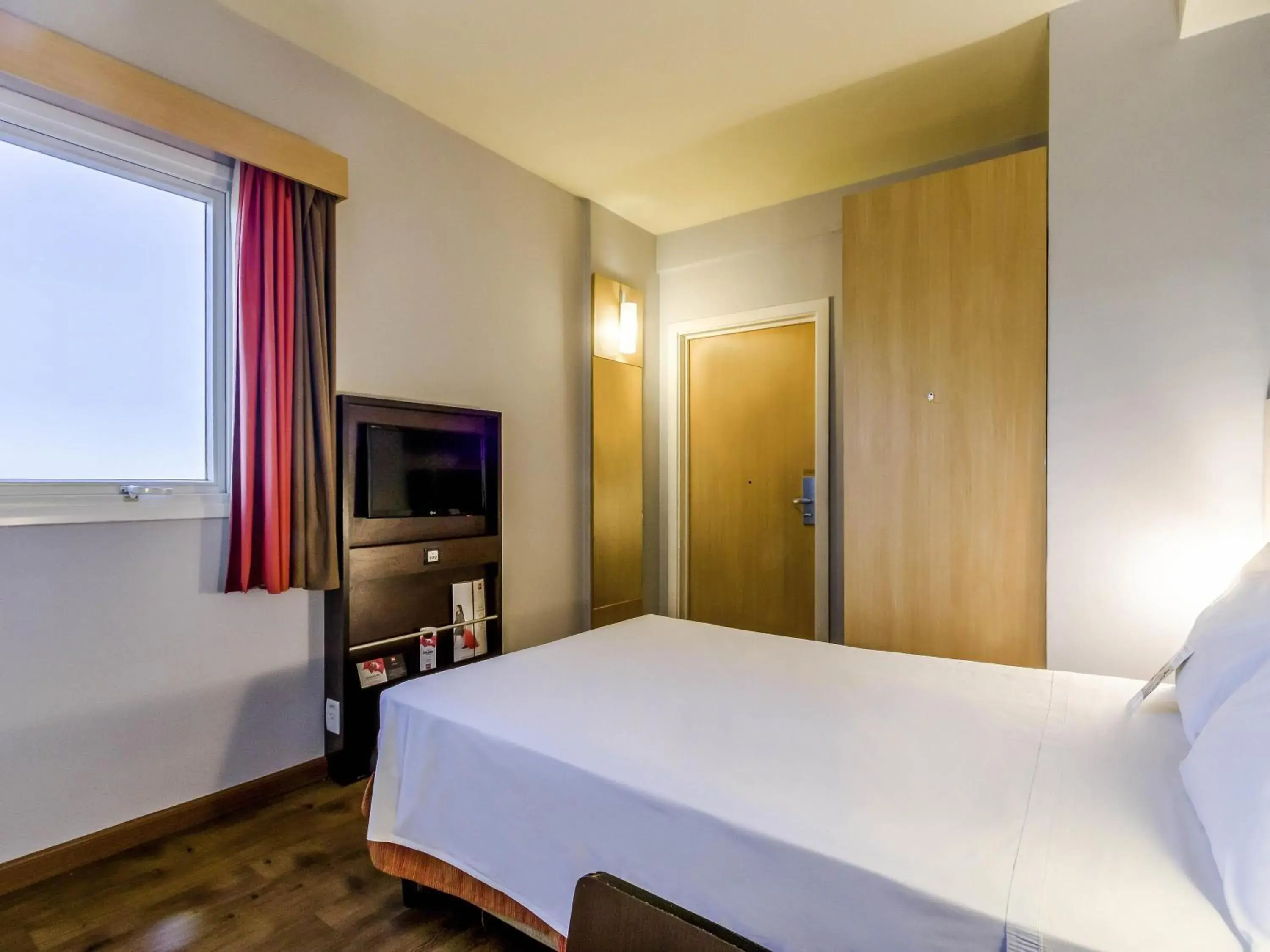 Bedroom, Bed in ibis Barretos Bedroom, Bed in ibis Barretos