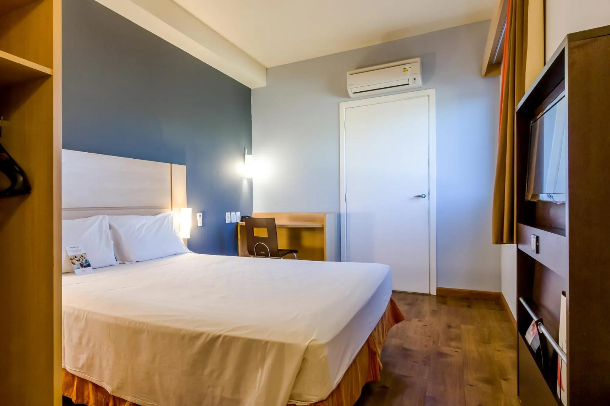 Bed in ibis Barretos