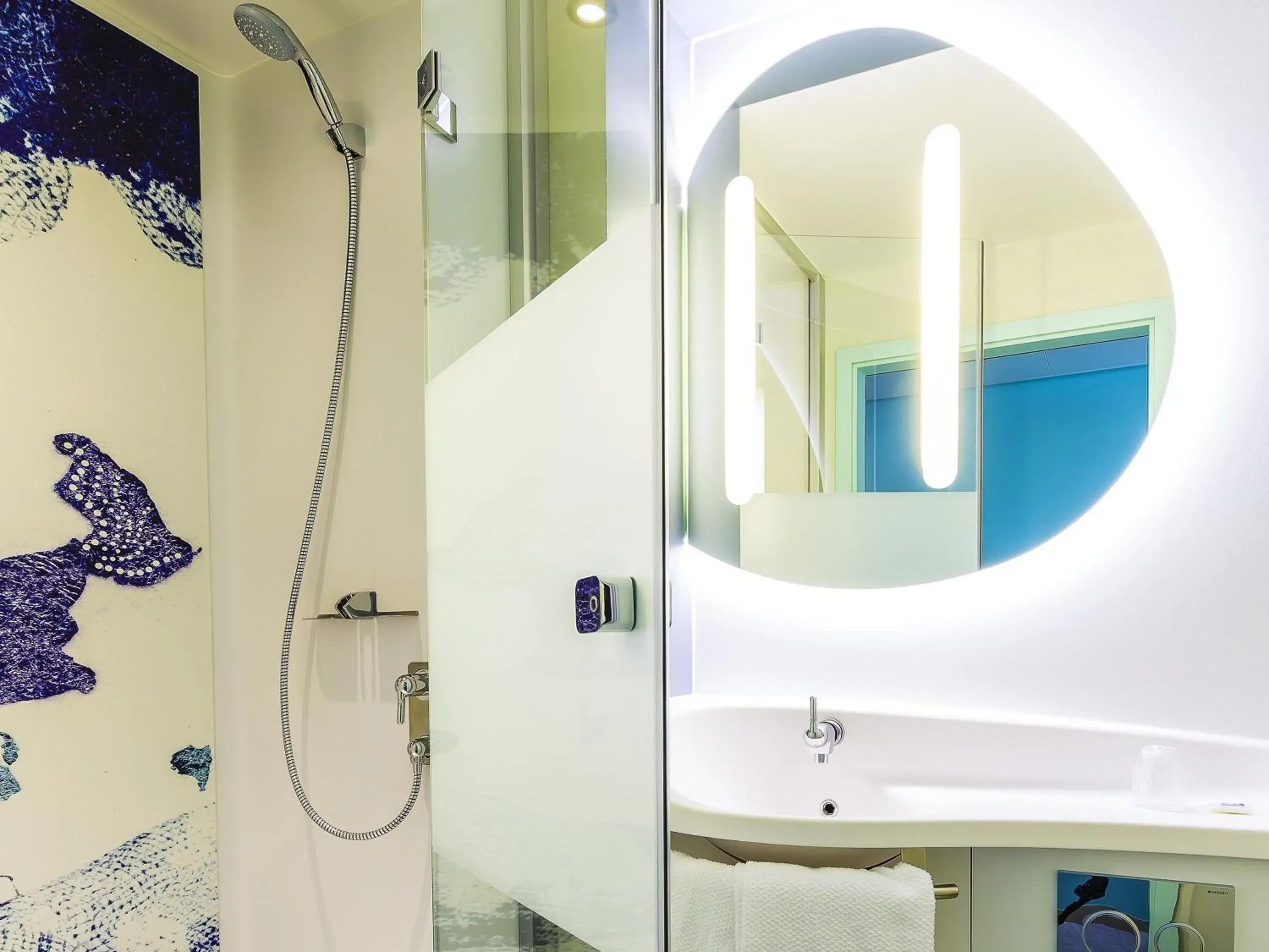 Bedroom in ibis budget Geneve Palexpo Aeroport Bedroom in ibis budget Geneve Palexpo Aeroport