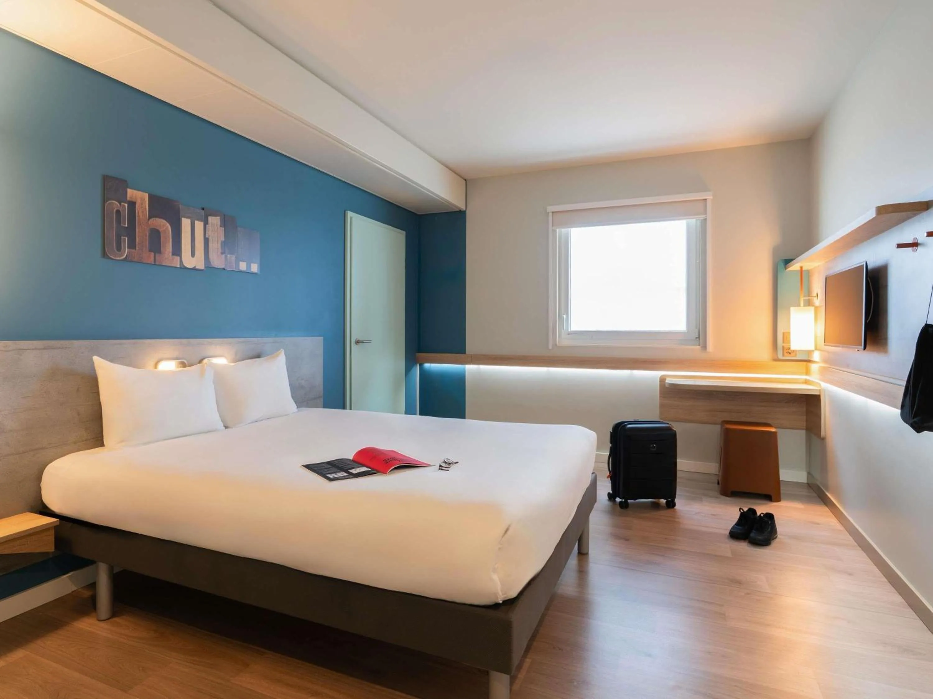 Bedroom, Bed in ibis budget Geneve Palexpo Aeroport