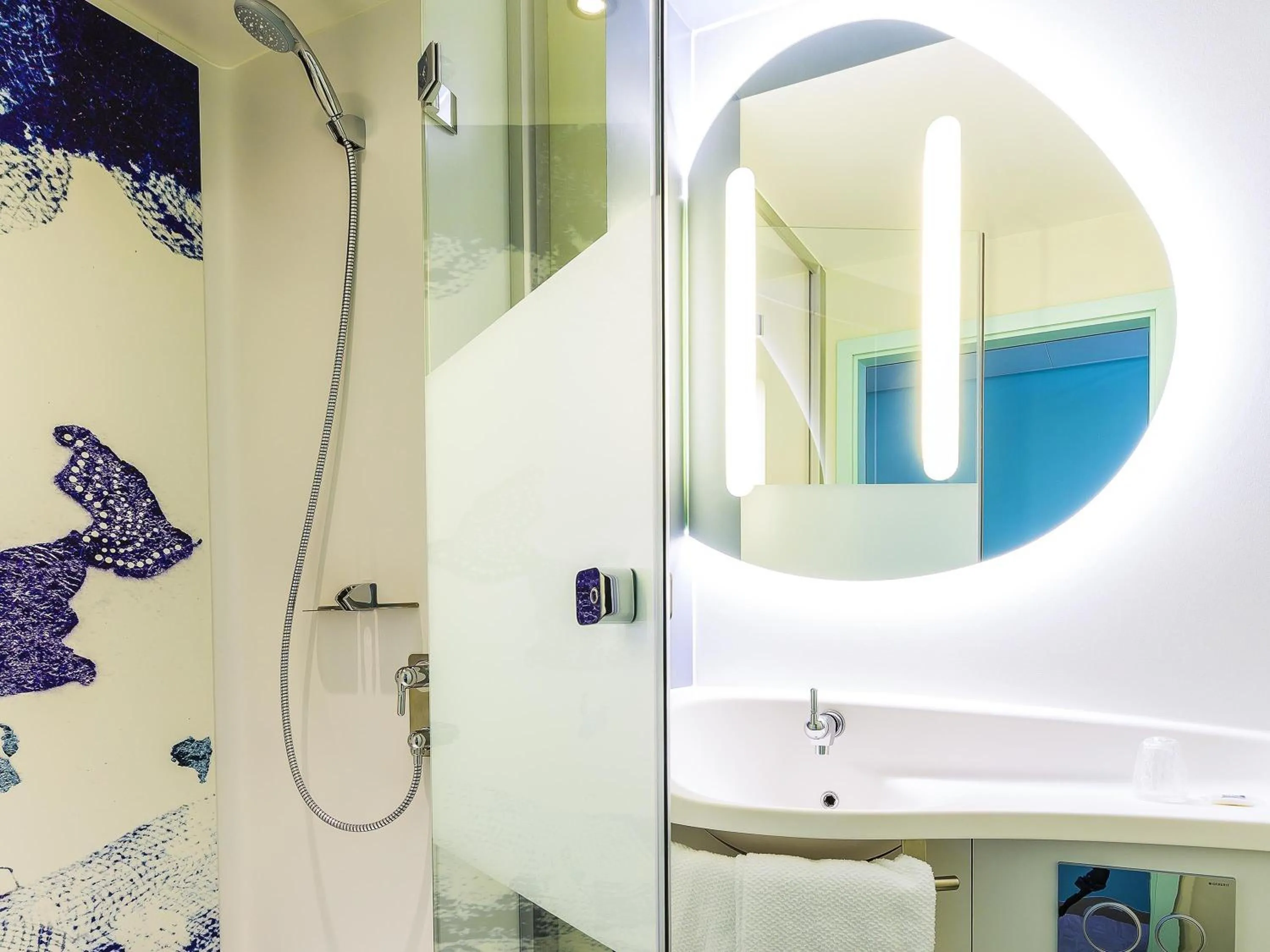 Bedroom in ibis budget Geneve Palexpo Aeroport