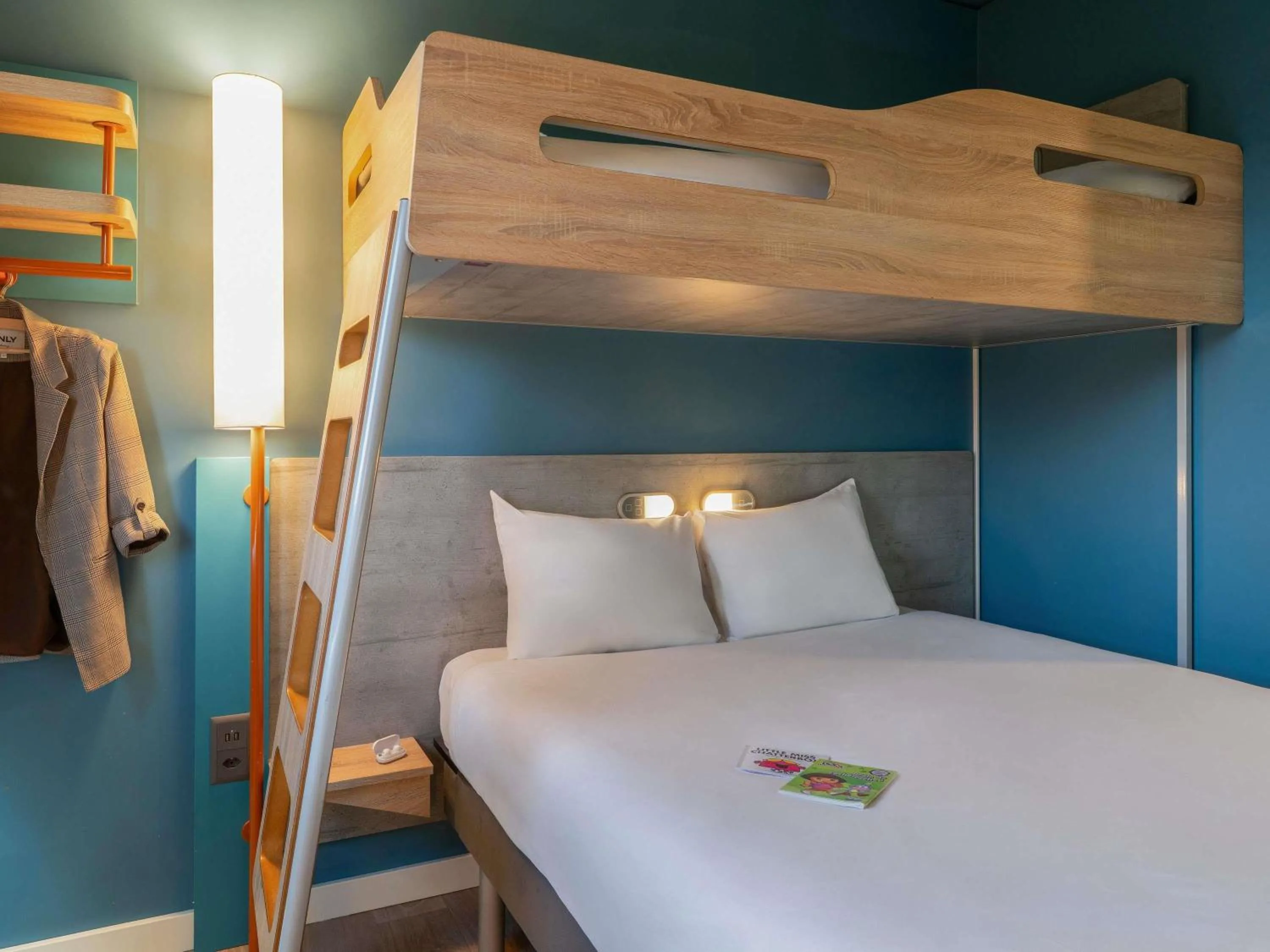 Bedroom, Bed in ibis budget Geneve Palexpo Aeroport