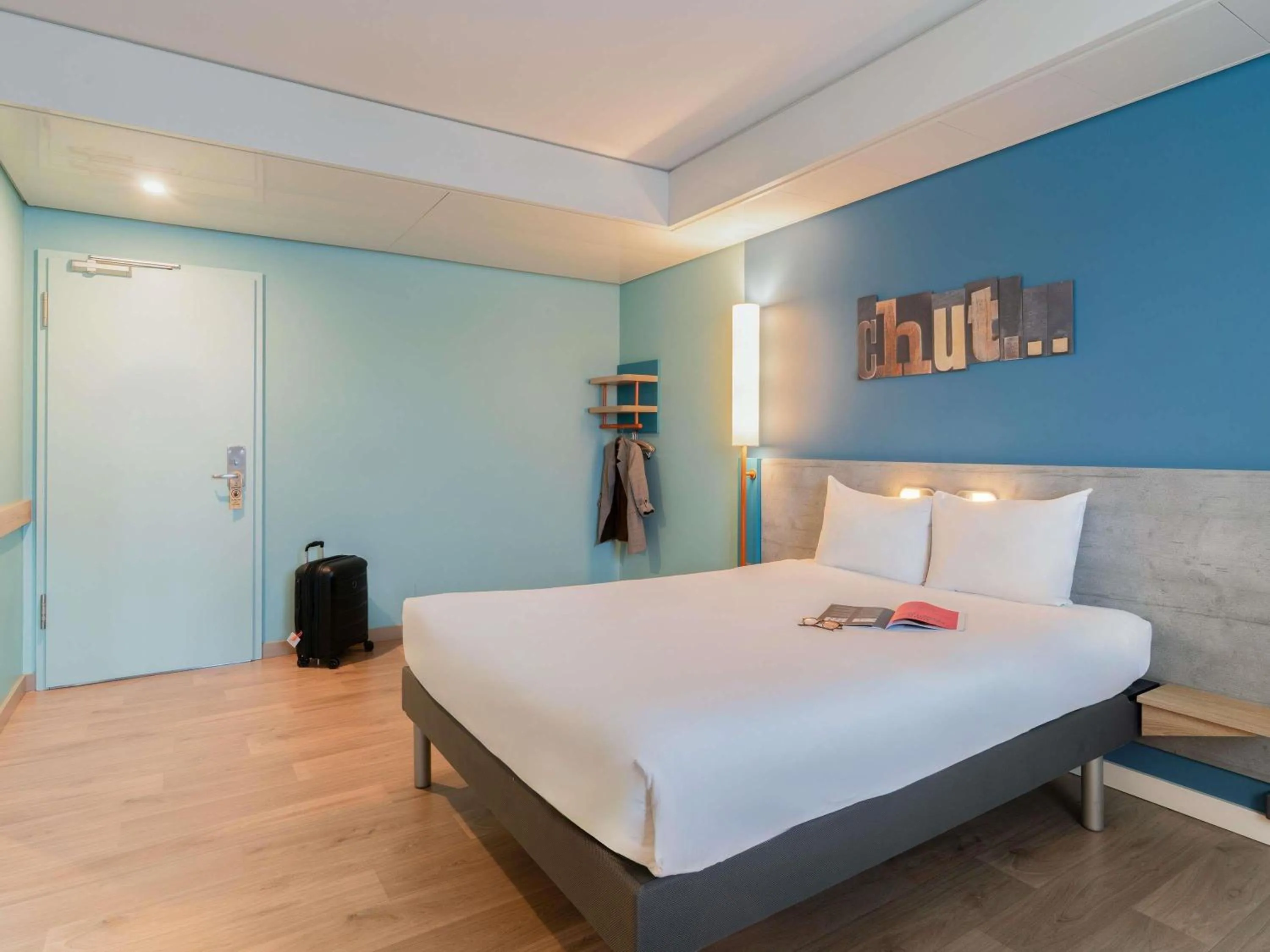 Bedroom, Bed in ibis budget Geneve Palexpo Aeroport