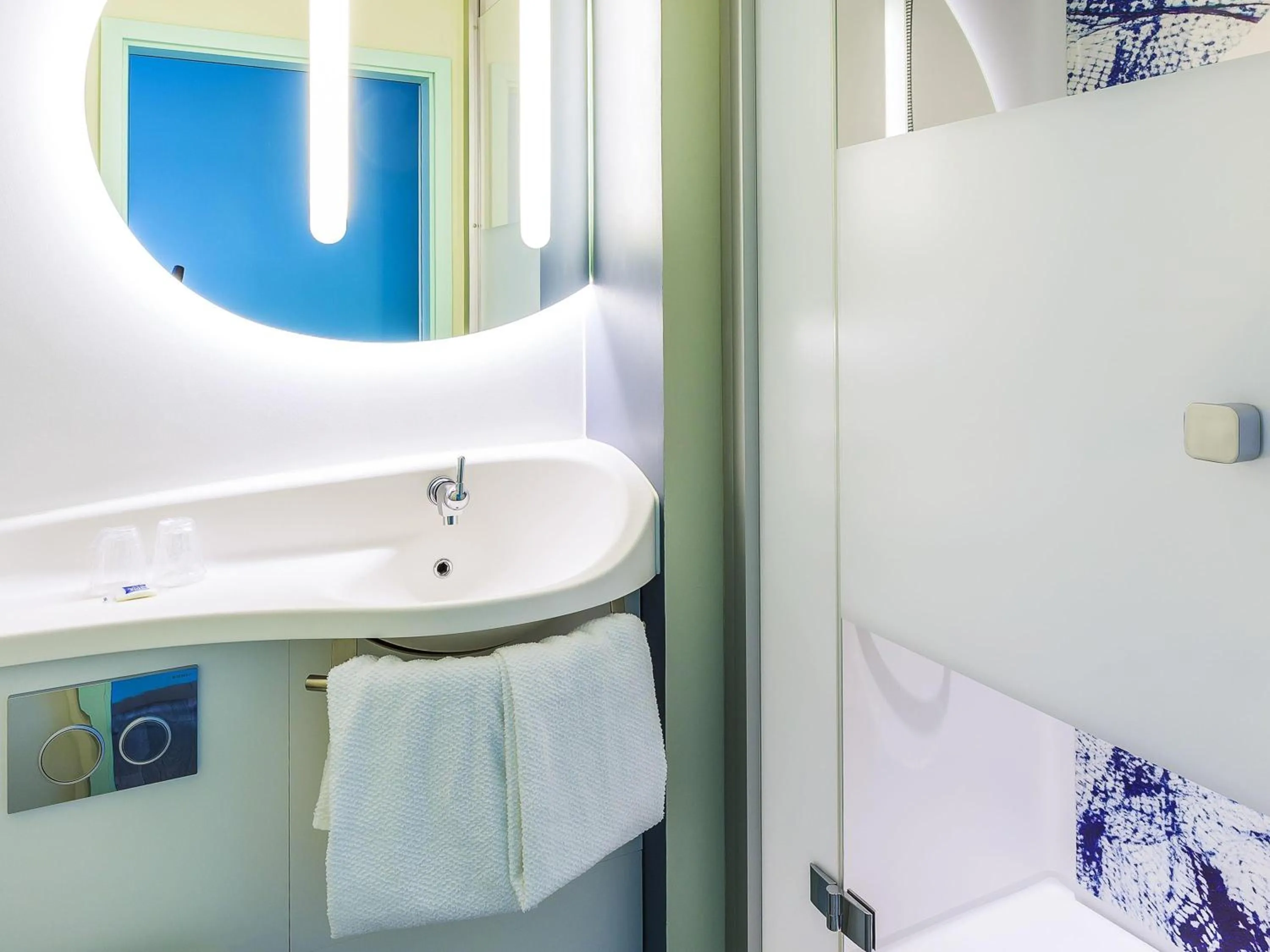 Bedroom in ibis budget Geneve Palexpo Aeroport