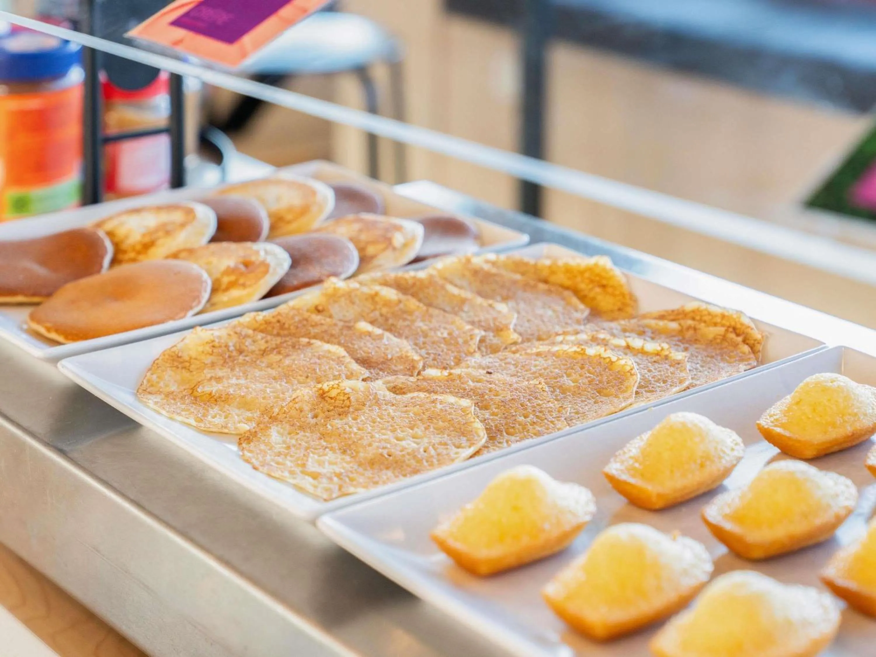 Breakfast in ibis Styles Geneve Palexpo Aeroport