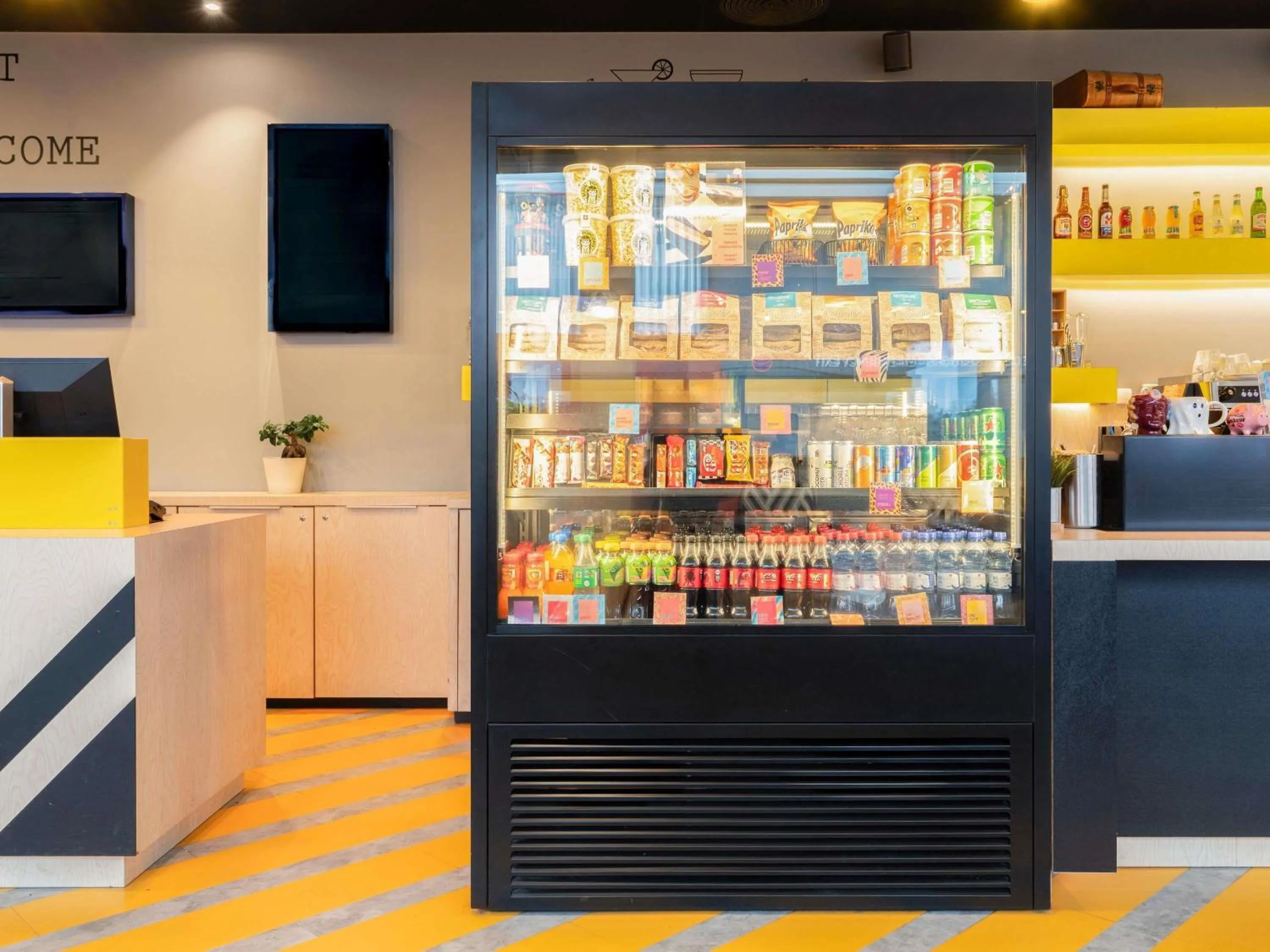 Lounge or bar in ibis Styles Geneve Palexpo Aeroport