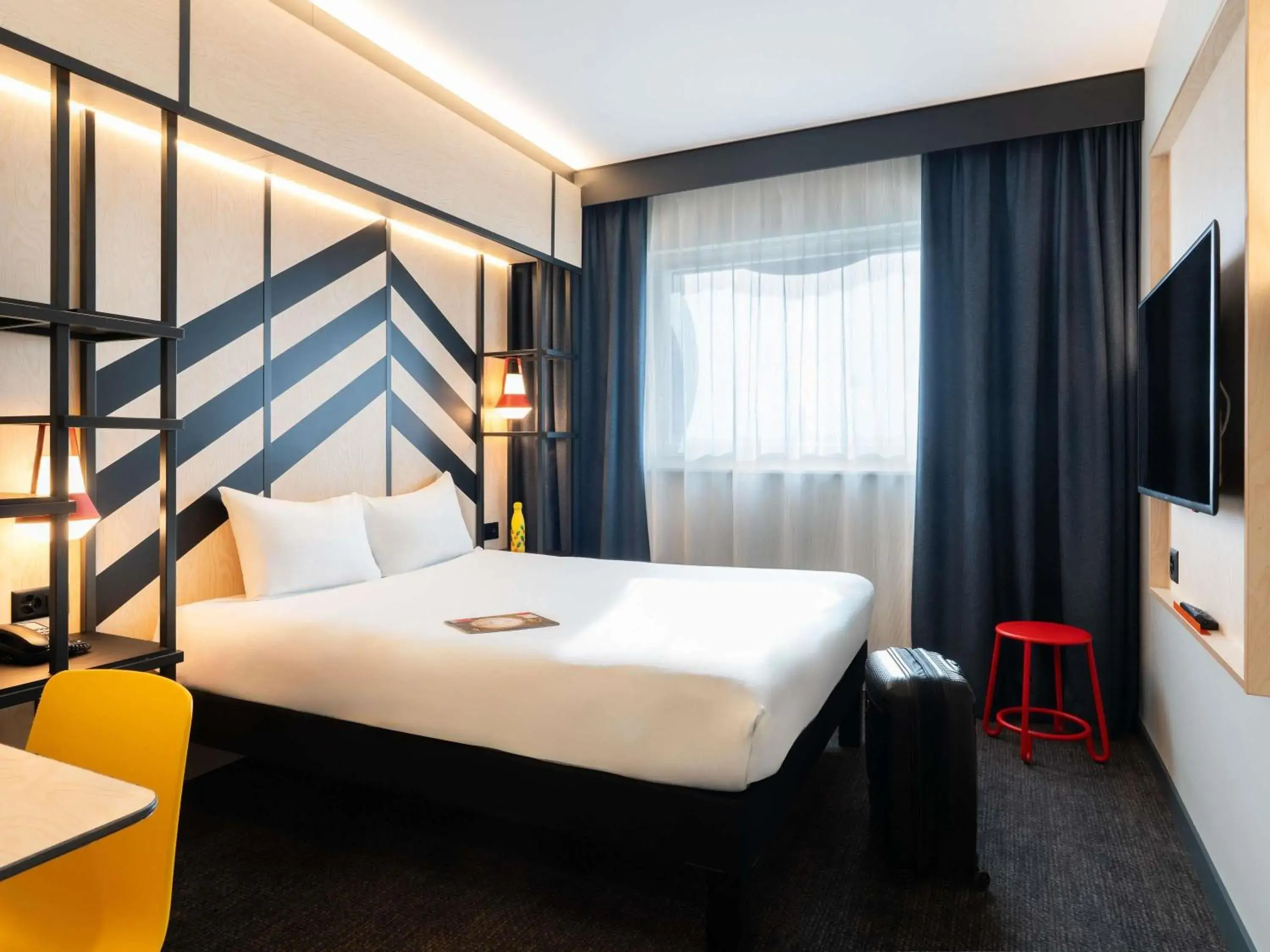 Bedroom, Bed in ibis Styles Geneve Palexpo Aeroport Bedroom, Bed in ibis Styles Geneve Palexpo Aeroport