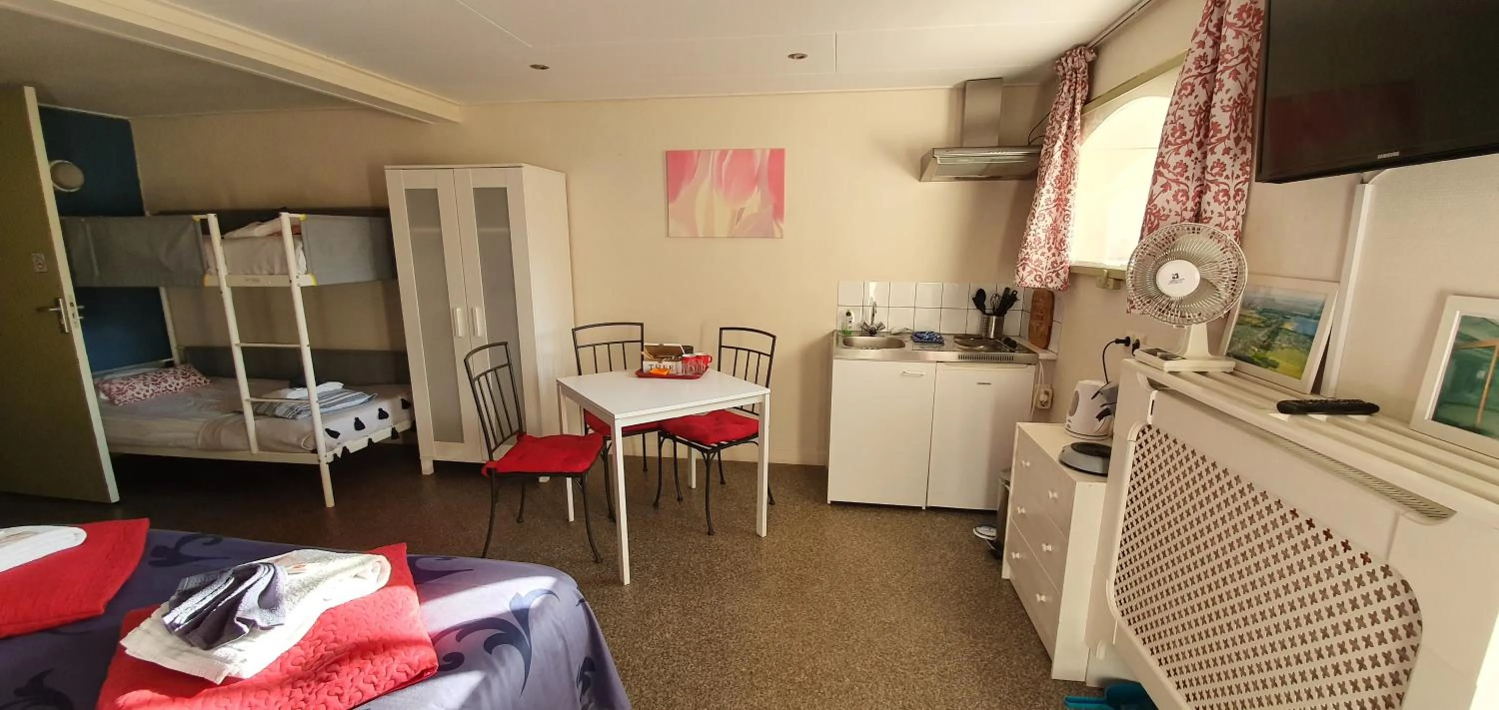 Dining area in B&B Blauwestadhoeve