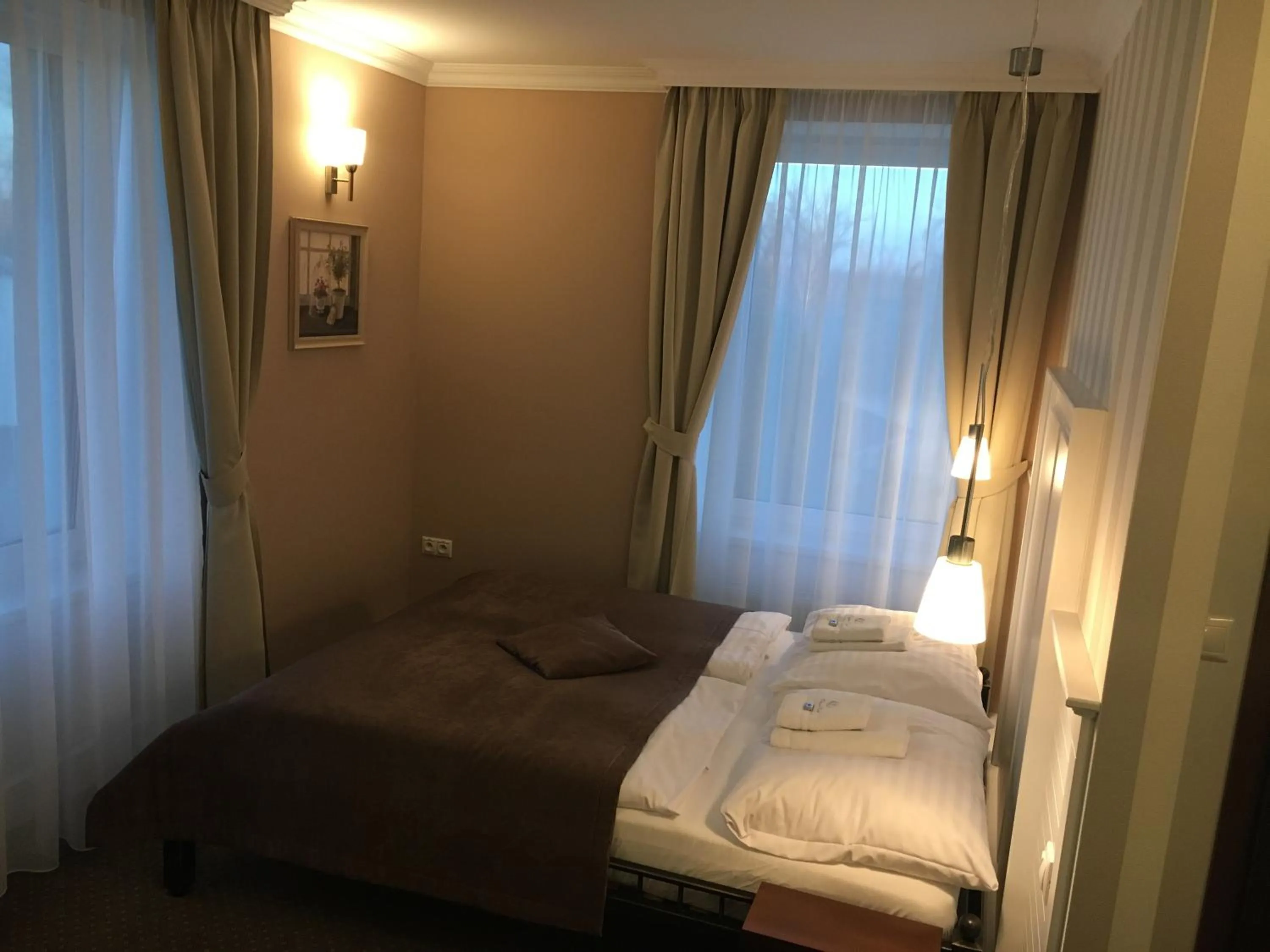 Photo of the whole room, Bed in Pension Eden