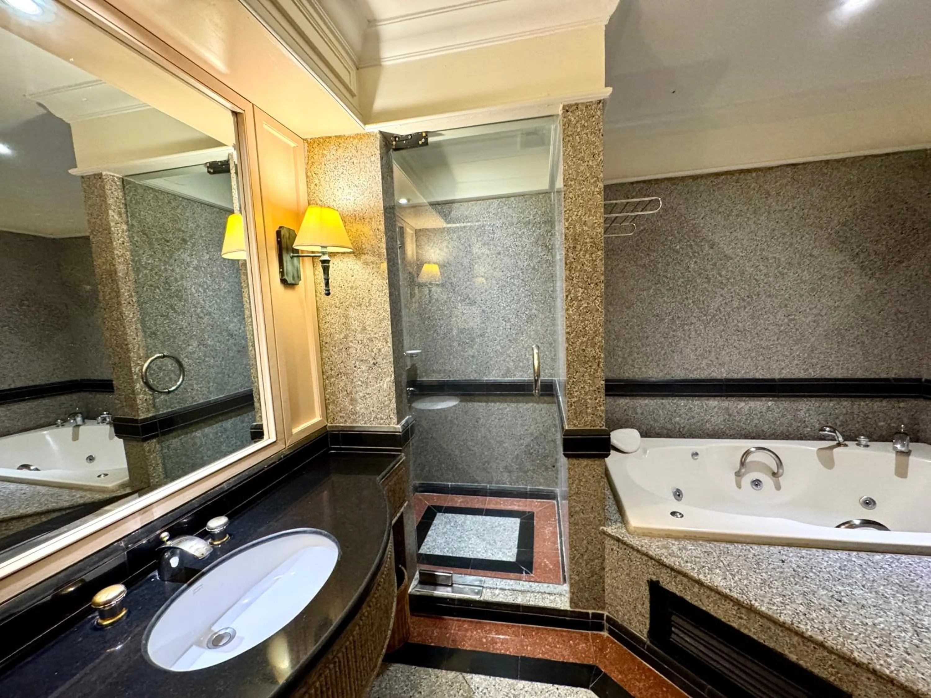 Shower in Royal Benja Hotel - Big Room Family-Friendly