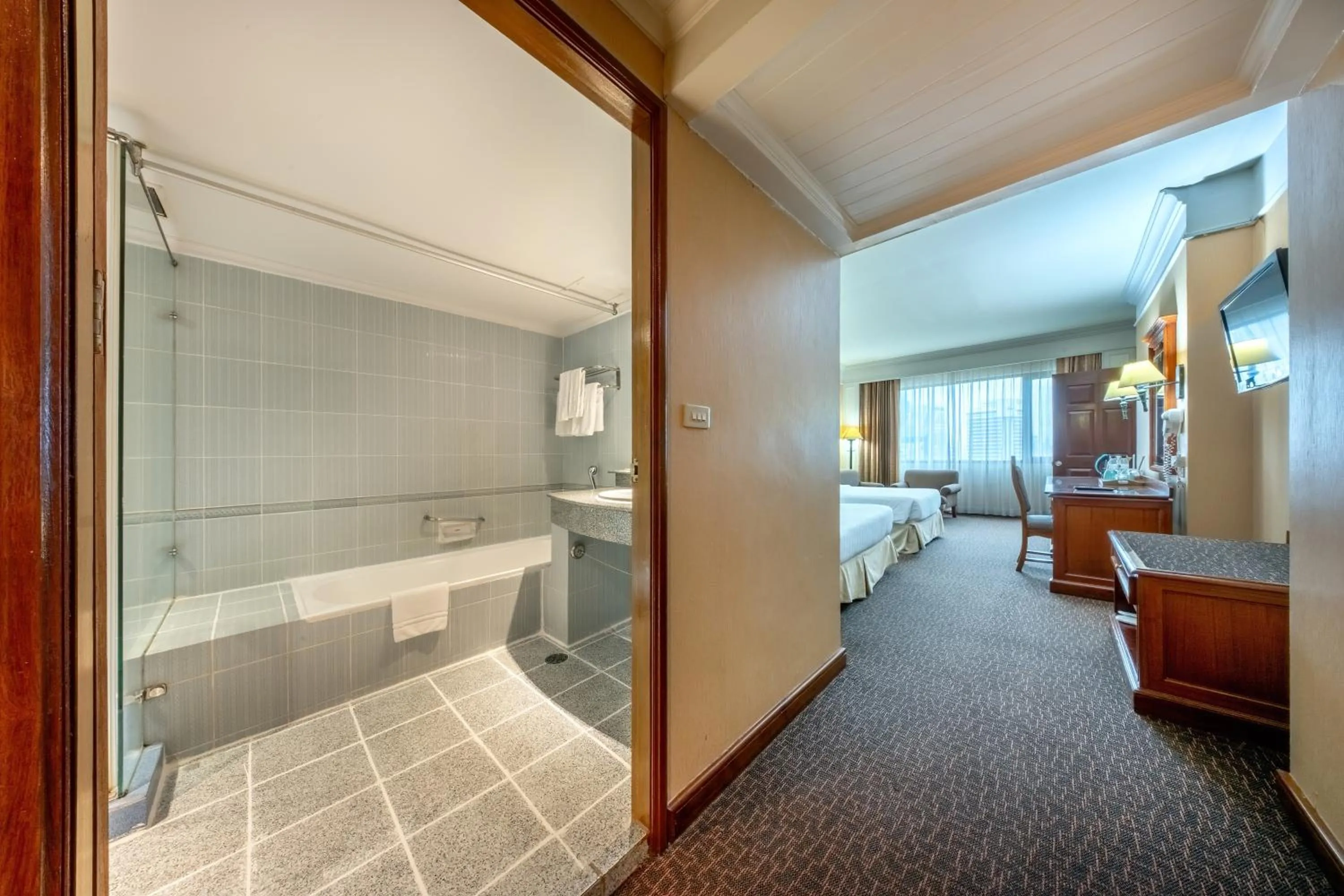 Bathroom, Bed in Royal Benja Hotel - Big Room Family-Friendly