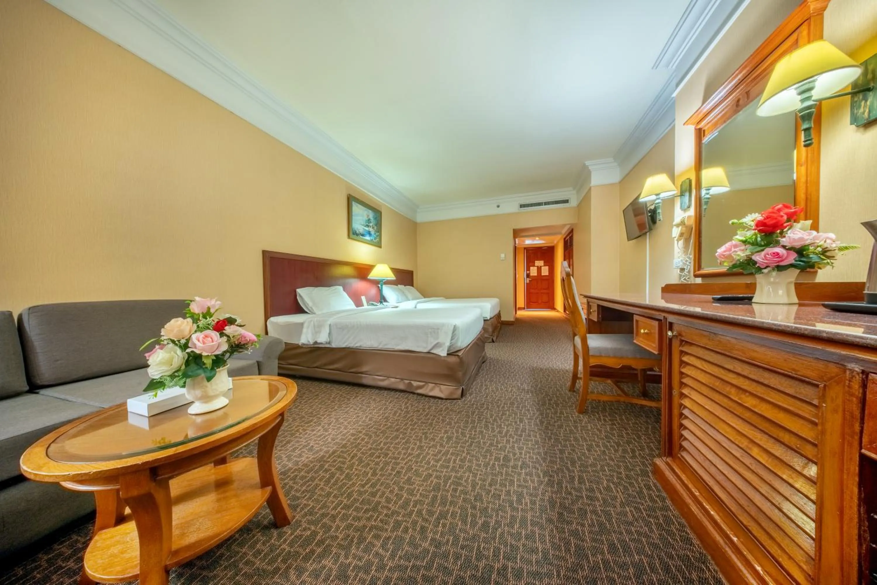 Bed in Royal Benja Hotel - Big Room Family-Friendly