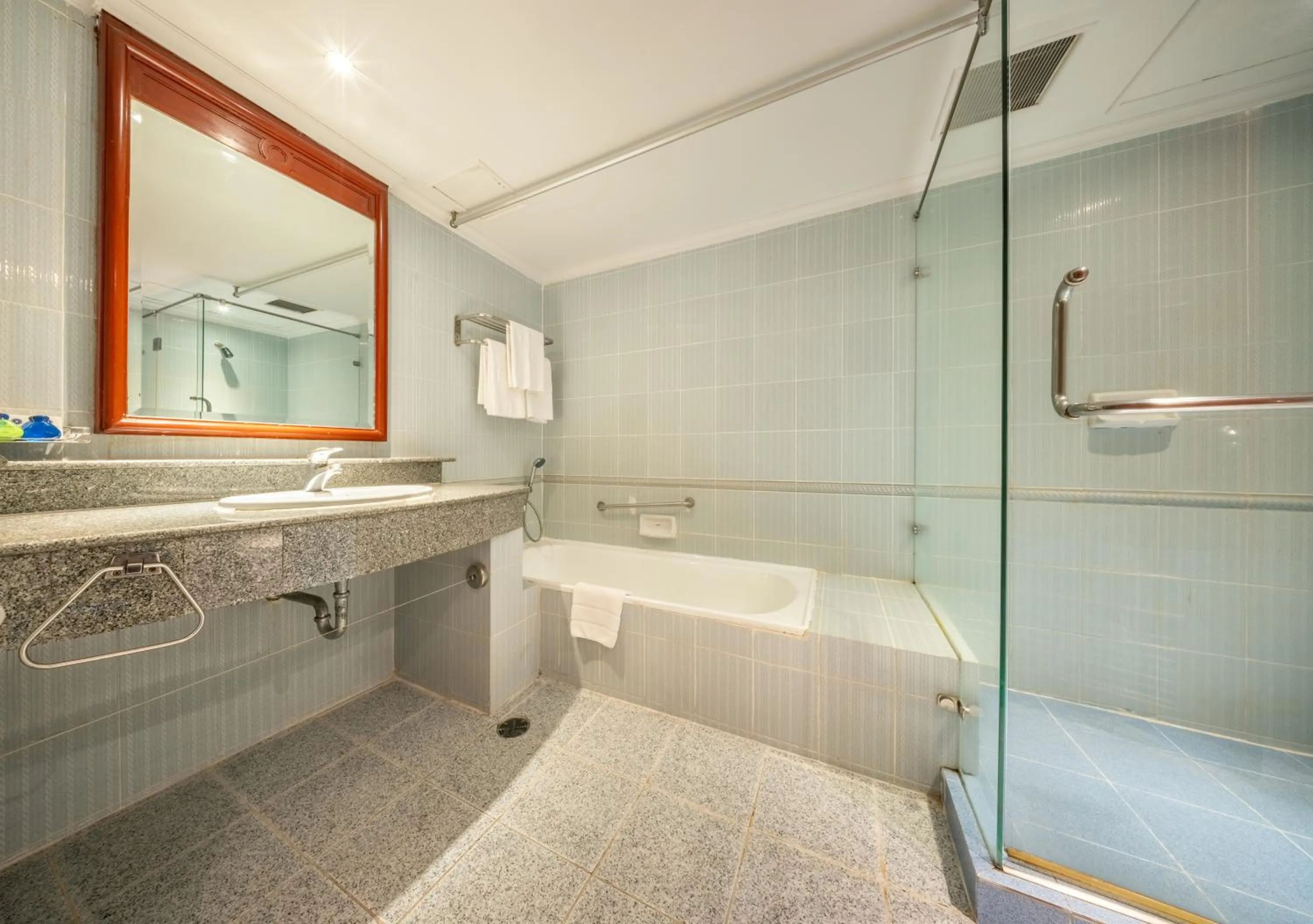 Shower in Royal Benja Hotel - Big Room Family-Friendly