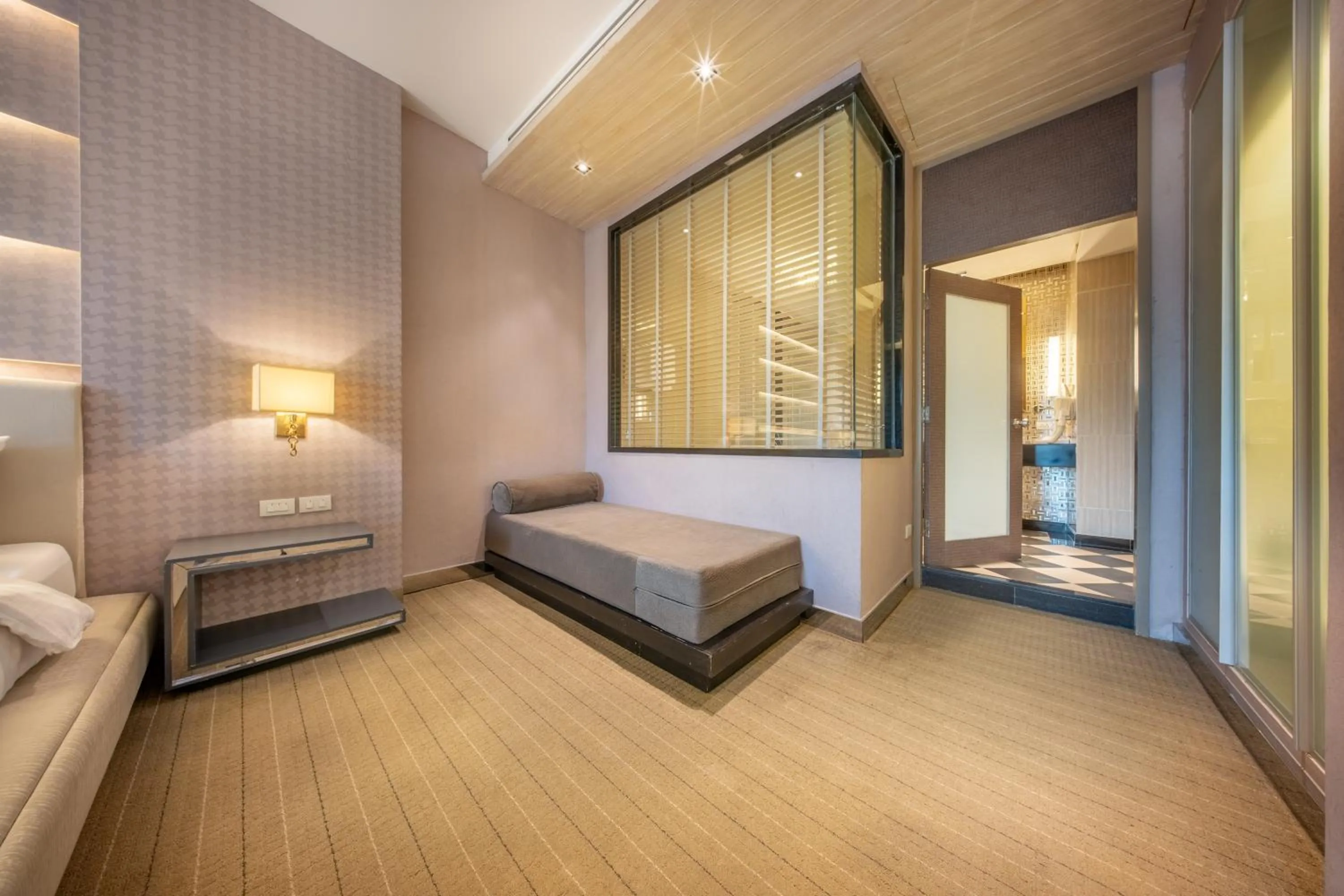 Bedroom, Bed in Royal Benja Hotel - Big Room Family-Friendly