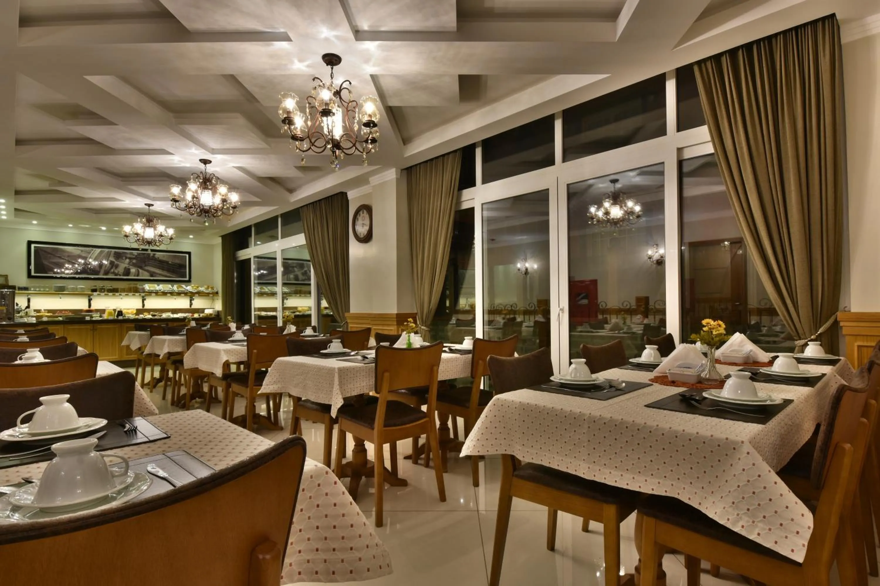 Restaurant/places to eat in Micheline Hotel Tricot - ao lado da Rua Coberta